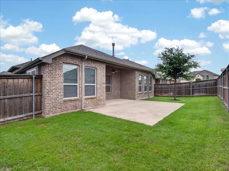 Single Family Residence For Rent in Denton County , 16020 Holly Creek, Prosper, Texas 75078, 3 Bedroom, 3 Bathroom, 2 Garage spaces, 2,143 Sqft, built in 2017, mls#21366778, Real Estate Agent in Prosper, Homes For Rent in Denton county, Homes For Rent in Prosper, Realtor in Prosper Texas, Real Estate Brokerage Independent Realty Texas, Luminita Cordes Realtor