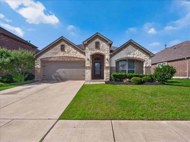 Single Family Residence For Rent in Denton County , 16020 Holly Creek, Prosper, Texas 75078, 3 Bedroom, 3 Bathroom, 2 Garage spaces, 2,143 Sqft, built in 2017, mls#21366778, Real Estate Agent in Prosper, Homes For Rent in Denton county, Homes For Rent in Prosper, Realtor in Prosper Texas, Real Estate Brokerage Independent Realty Texas, Luminita Cordes Realtor