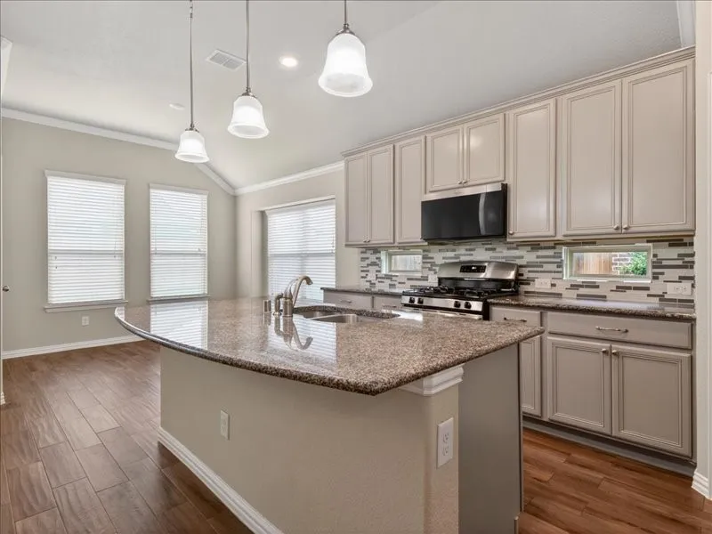 Single Family Residence For Rent in Denton County , 16020 Holly Creek, Prosper, Texas 75078, 3 Bedroom, 3 Bathroom, 2 Garage spaces, 2,143 Sqft, built in 2017, mls#21366778, Real Estate Agent in Prosper, Homes For Rent in Denton county, Homes For Rent in Prosper, Realtor in Prosper Texas, Real Estate Brokerage Independent Realty Texas, Luminita Cordes Realtor
