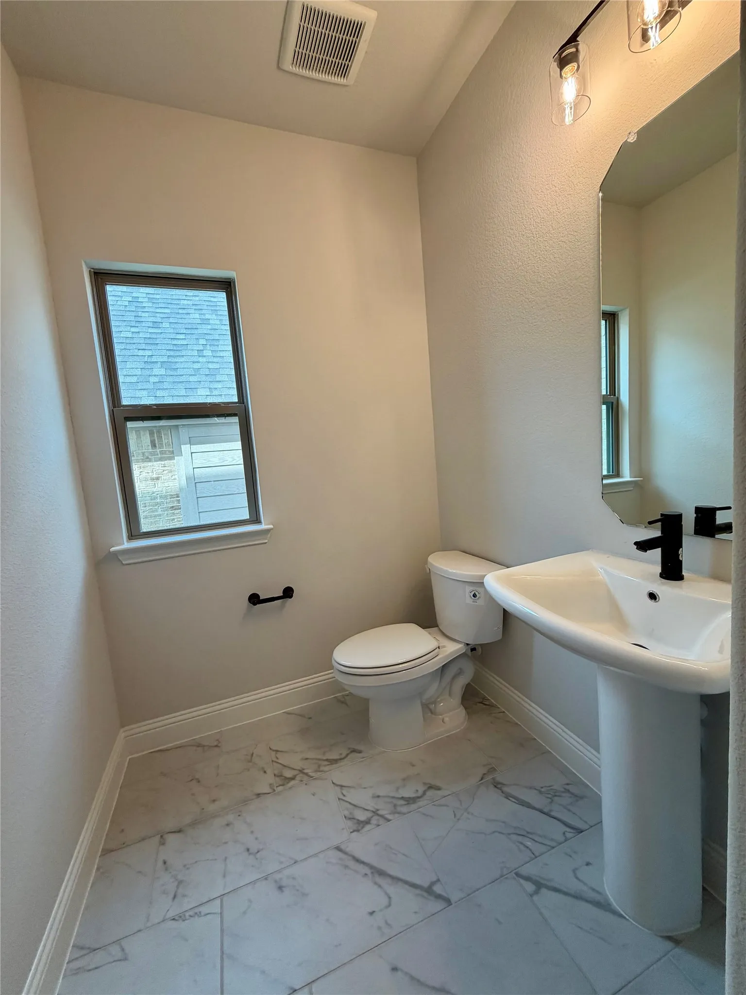 Powder bath for visitors