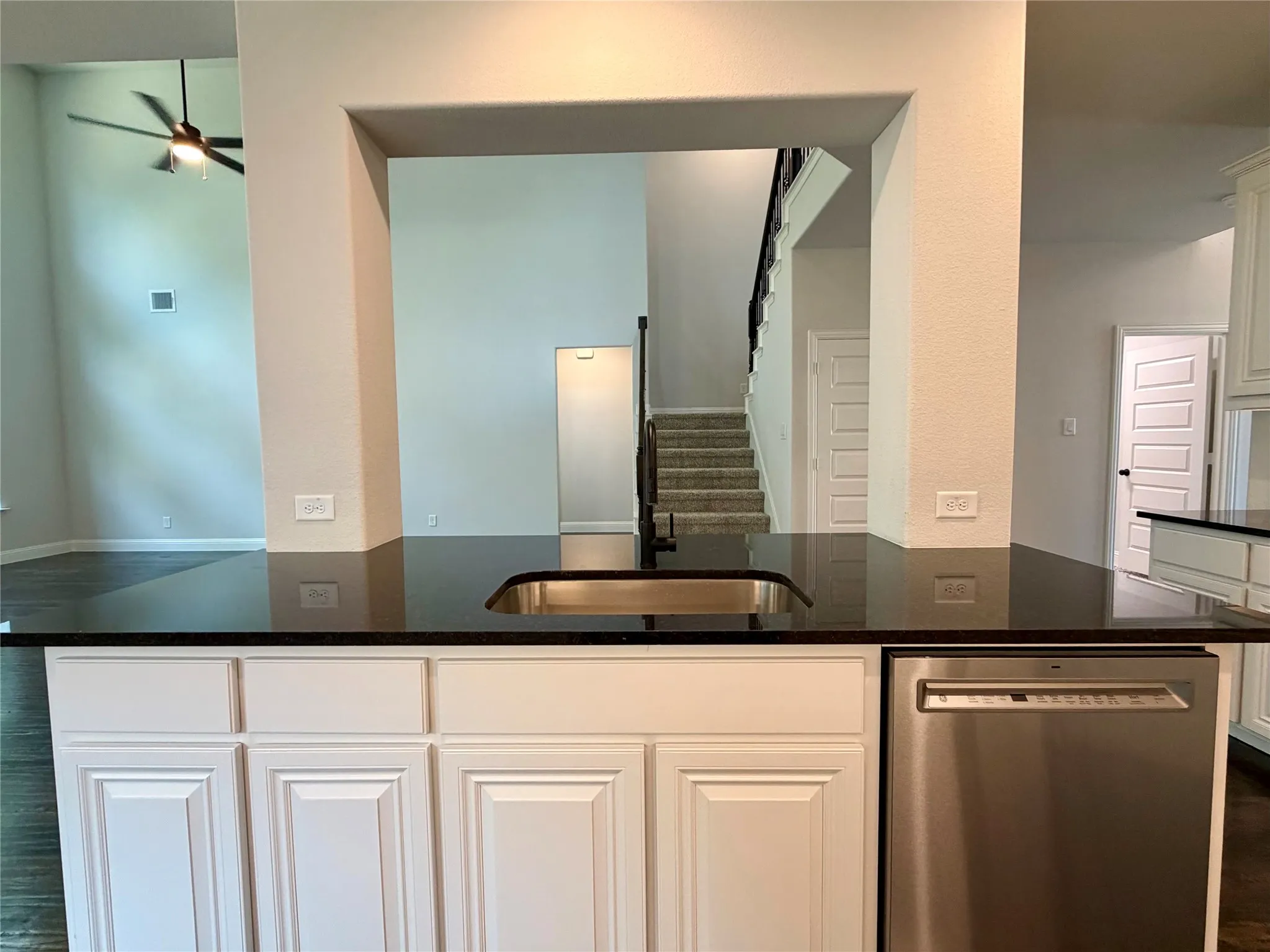 Kitchen island with single basin syainless sink and extendable sprayer