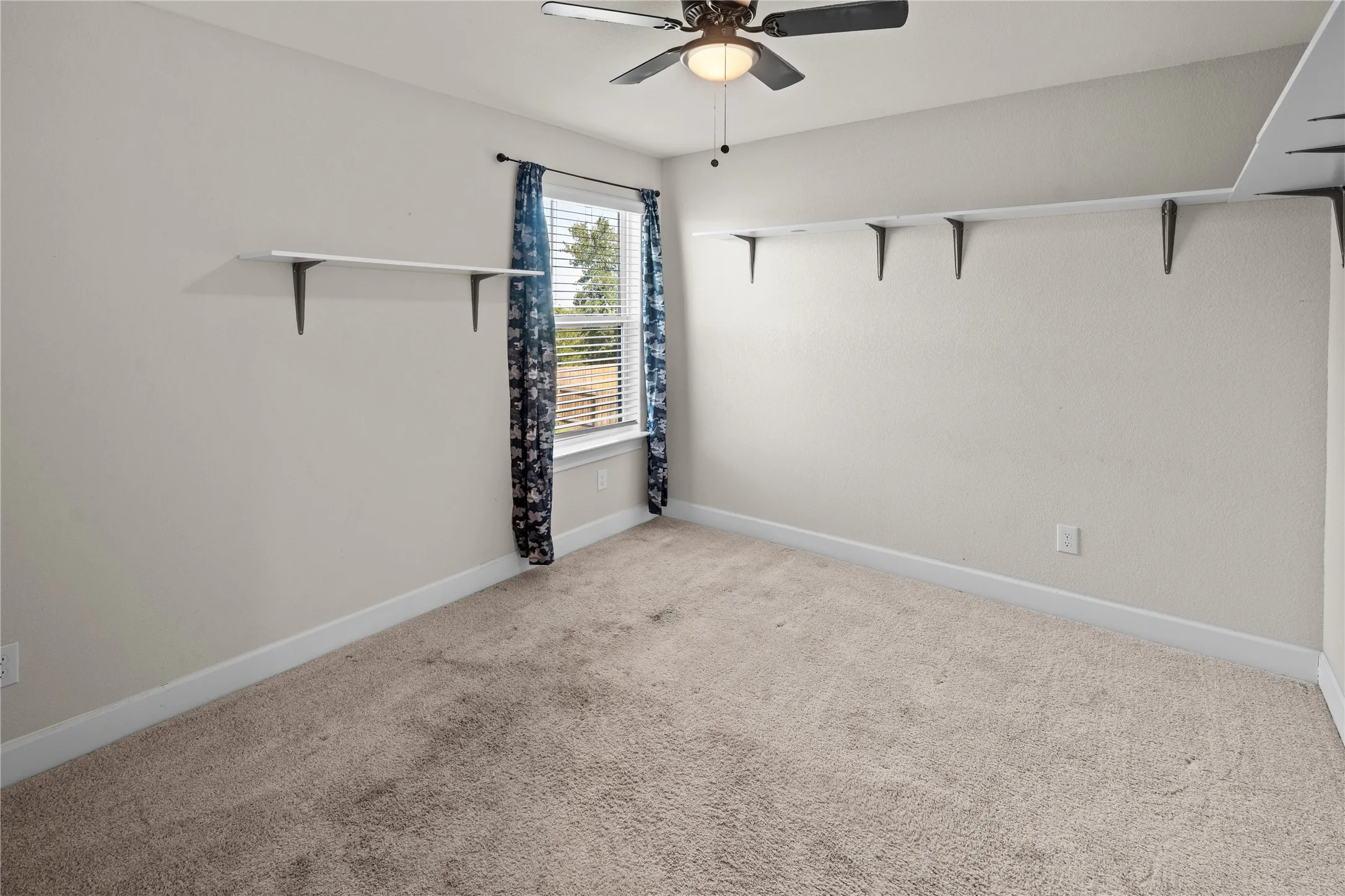 Single Family Residence For Sale in Collin County , 1200 Windermere Way, Princeton, Texas 75407, 5 Bedroom, 3 Bathroom, 2 Garage spaces, 2,533 Sqft, built in 2022, mls#21365671, Real Estate Agent in Princeton, Homes For Sale in Collin county, Homes For Sale in Princeton, Realtor in Princeton Texas, Real Estate Brokerage Independent Realty Texas, Luminita Cordes Realtor