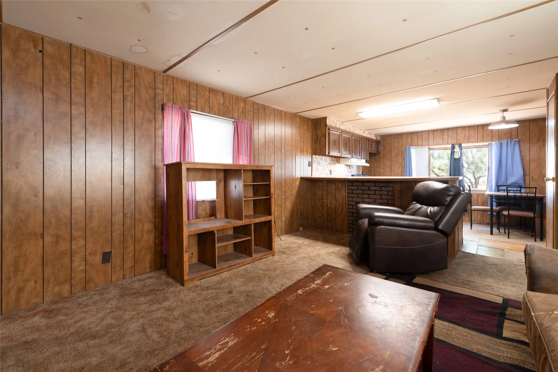 Mobile Home For Sale in Taylor County , 146 South Street, Tye, Texas 79563, 2 Bedroom, 1 Bathroom, Garage spaces, 784 Sqft, built in 1978, Price $86,000, mls#21366465, Real Estate Agent in Tye, Homes For Sale in Taylor county, Homes For Sale in Tye, Realtor in Tye Texas, Real Estate Brokerage Independent Realty Texas, Luminita Cordes Realtor