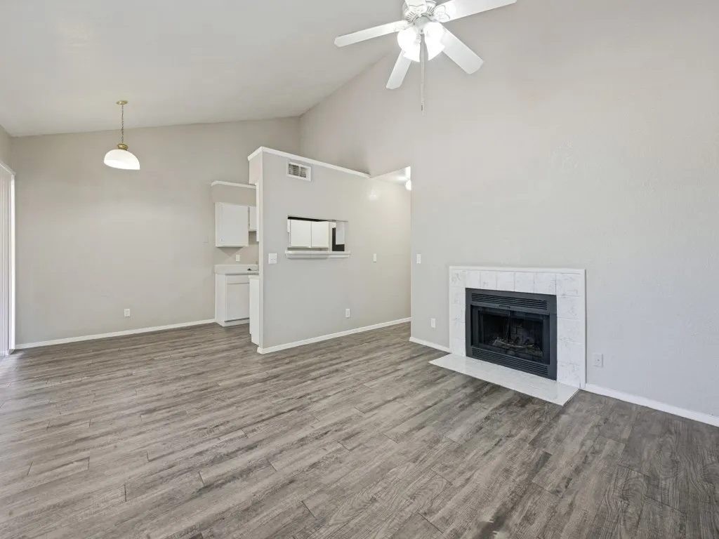 Condominium For Sale in Tarrant County , 1122 Millview Drive 704, Arlington, Texas 76012, 2 Bedroom, 2 Bathroom, Garage spaces, 946 Sqft, built in 1984, Price $115,000, mls#21366780, Real Estate Agent in Arlington, Homes For Sale in Tarrant county, Homes For Sale in Arlington, Realtor in Arlington Texas, Real Estate Brokerage Independent Realty Texas, Luminita Cordes Realtor