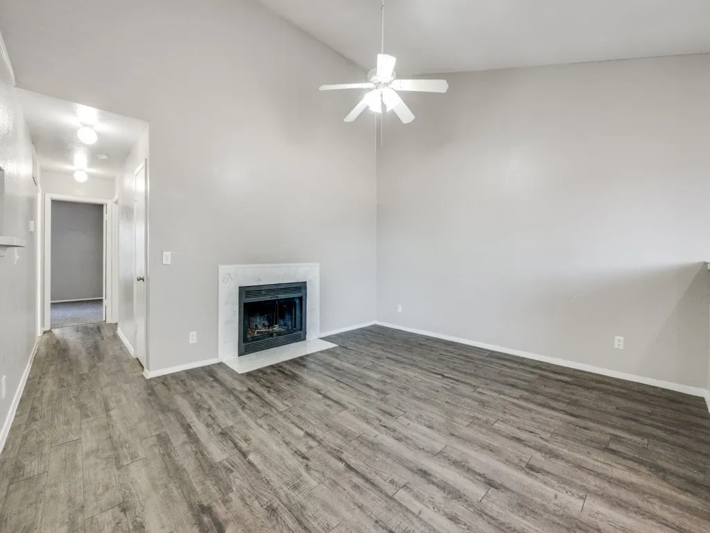 Condominium For Sale in Tarrant County , 1122 Millview Drive 704, Arlington, Texas 76012, 2 Bedroom, 2 Bathroom, Garage spaces, 946 Sqft, built in 1984, Price $115,000, mls#21366780, Real Estate Agent in Arlington, Homes For Sale in Tarrant county, Homes For Sale in Arlington, Realtor in Arlington Texas, Real Estate Brokerage Independent Realty Texas, Luminita Cordes Realtor