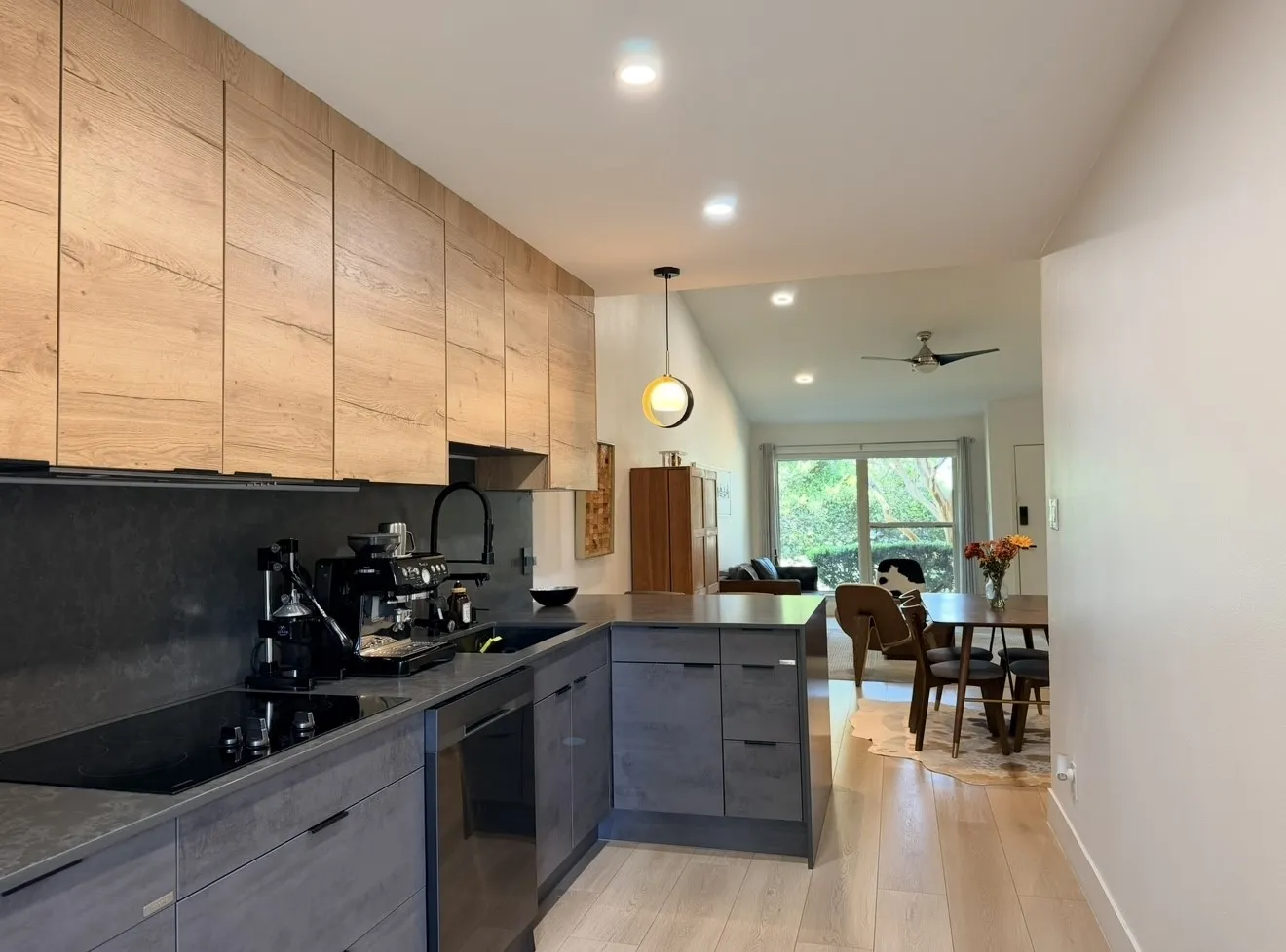 Townhouse For Sale in Dallas County , 13704 Flagstone Lane, Dallas, Texas 75240, 2 Bedroom, 2 Bathroom, Garage spaces, 1,084 Sqft, built in 1970, mls#21362453, Real Estate Agent in Dallas, Homes For Sale in Dallas county, Homes For Sale in Dallas, Realtor in Dallas Texas, Real Estate Brokerage Independent Realty Texas, Luminita Cordes Realtor