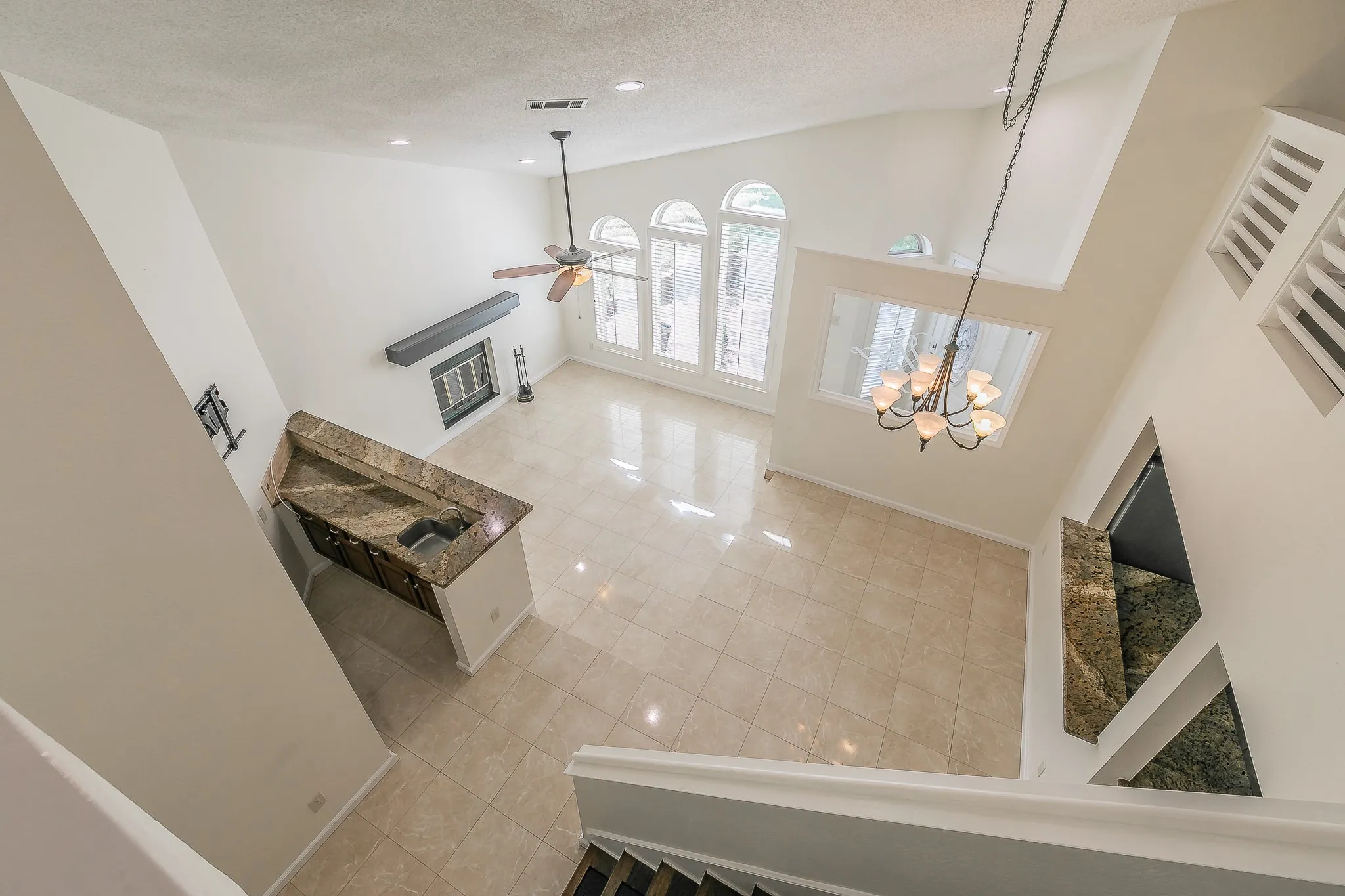 Townhouse For Sale in Tarrant County , 400 S Fielder Road, Arlington, Texas 76013, 2 Bedroom, 3 Bathroom, Garage spaces, 1,843 Sqft, built in 1985, mls#21366458, Real Estate Agent in Arlington, Homes For Sale in Tarrant county, Homes For Sale in Arlington, Realtor in Arlington Texas, Real Estate Brokerage Independent Realty Texas, Luminita Cordes Realtor