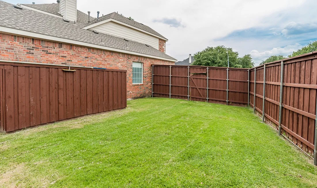 Separate Play Yard