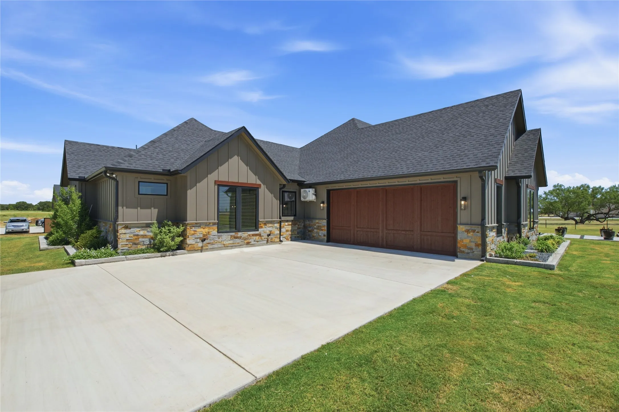 Single Family Residence For Sale in Hood County , 2223 Grass Roots Road, Tolar, Texas 76476, 4 Bedroom, 5 Bathroom, 2 Garage spaces, 3,618 Sqft, built in 2024, Price $1,290,000, mls#21363218, Real Estate Agent in Tolar, Homes For Sale in Hood county, Homes For Sale in Tolar, Realtor in Tolar Texas, Real Estate Brokerage Independent Realty Texas, Luminita Cordes Realtor