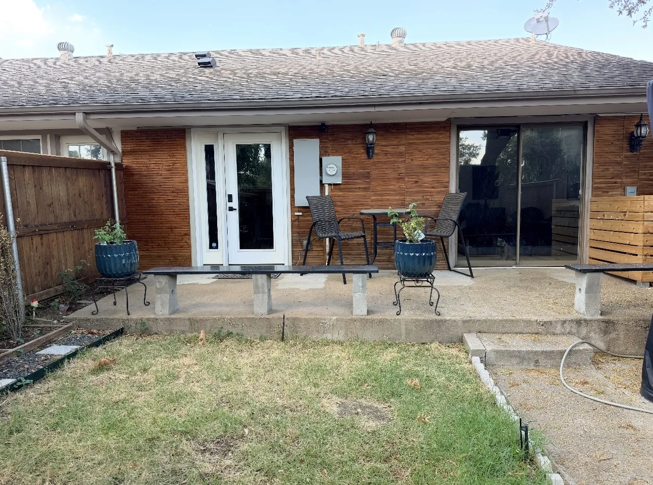 Townhouse For Rent in Dallas County , 13704 Flagstone Lane, Dallas, Texas 75240, 2 Bedroom, 2 Bathroom, Garage spaces, 1,084 Sqft, built in 1970, mls#21366792, Real Estate Agent in Dallas, Homes For Rent in Dallas county, Homes For Rent in Dallas, Realtor in Dallas Texas, Real Estate Brokerage Independent Realty Texas, Luminita Cordes Realtor