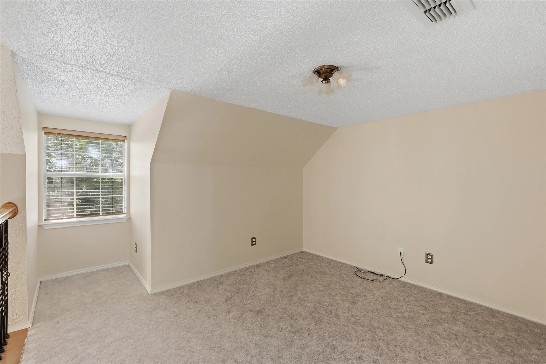 Single Family Residence For Sale in Titus County , 182 County Road 2938 N, Pittsburg, Texas 75686, 4 Bedroom, 4 Bathroom, 2 Garage spaces, 2,440 Sqft, built in 1999, mls#21366147, Real Estate Agent in Pittsburg, Homes For Sale in Titus county, Homes For Sale in Pittsburg, Realtor in Pittsburg Texas, Real Estate Brokerage Independent Realty Texas, Luminita Cordes Realtor