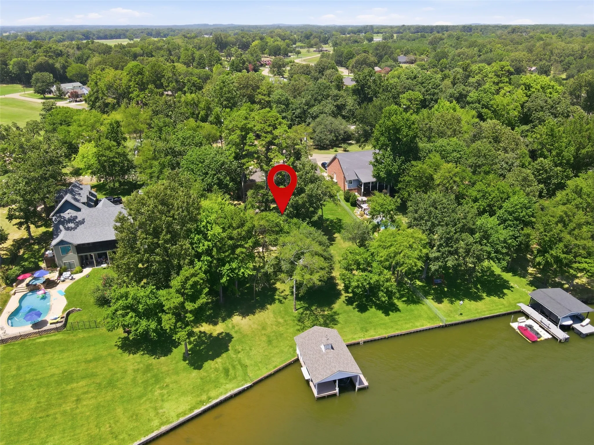 Single Family Residence For Sale in Titus County , 182 County Road 2938 N, Pittsburg, Texas 75686, 4 Bedroom, 4 Bathroom, 2 Garage spaces, 2,440 Sqft, built in 1999, mls#21366147, Real Estate Agent in Pittsburg, Homes For Sale in Titus county, Homes For Sale in Pittsburg, Realtor in Pittsburg Texas, Real Estate Brokerage Independent Realty Texas, Luminita Cordes Realtor