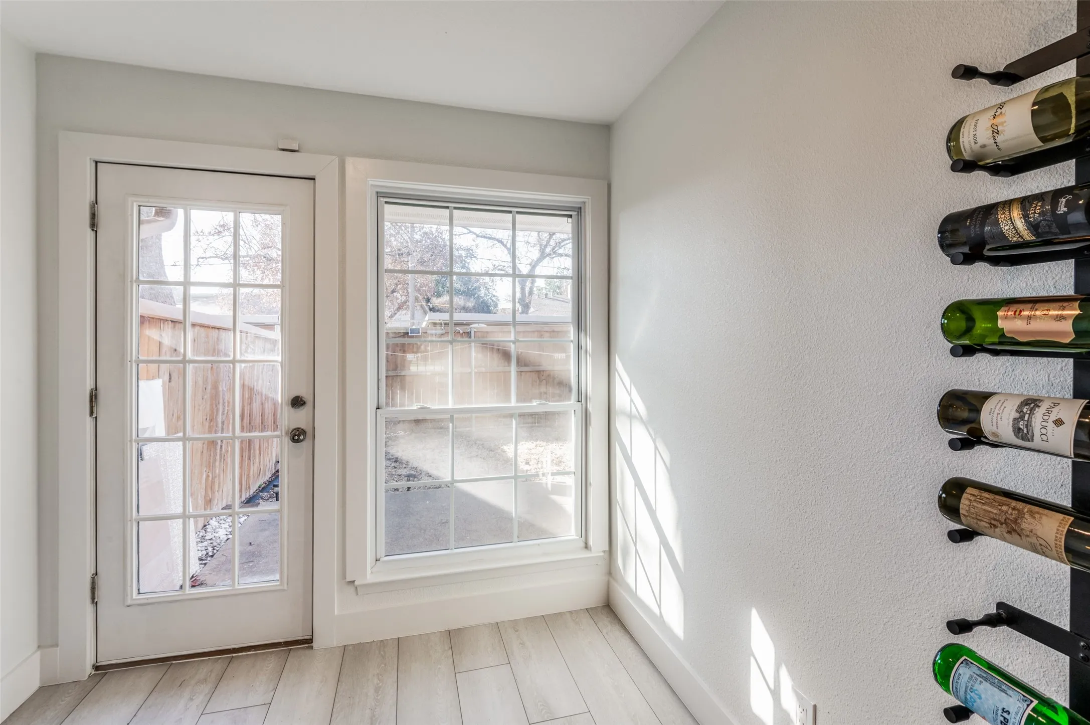Townhouse For Sale in Dallas County , 13702 FLAGSTONE Lane, Dallas, Texas 75240, 2 Bedroom, 2 Bathroom, Garage spaces, 1,084 Sqft, built in 1970, mls#21366799, Real Estate Agent in Dallas, Homes For Sale in Dallas county, Homes For Sale in Dallas, Realtor in Dallas Texas, Real Estate Brokerage Independent Realty Texas, Luminita Cordes Realtor