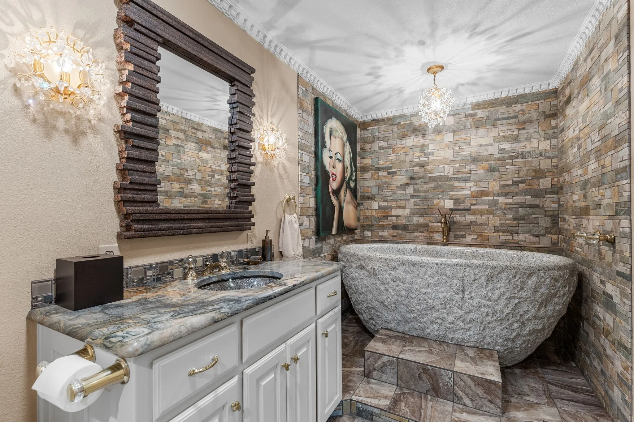 Condominium For Sale in Wichita County , 14 Waverly Place, Wichita Falls, Texas 76301, 6 Bedroom, 7 Bathroom, 2 Garage spaces, 4,598 Sqft, built in 1981, mls#21366800, Real Estate Agent in Wichita Falls, Homes For Sale in Wichita county, Homes For Sale in Wichita Falls, Realtor in Wichita Falls Texas, Real Estate Brokerage Independent Realty Texas, Luminita Cordes Realtor