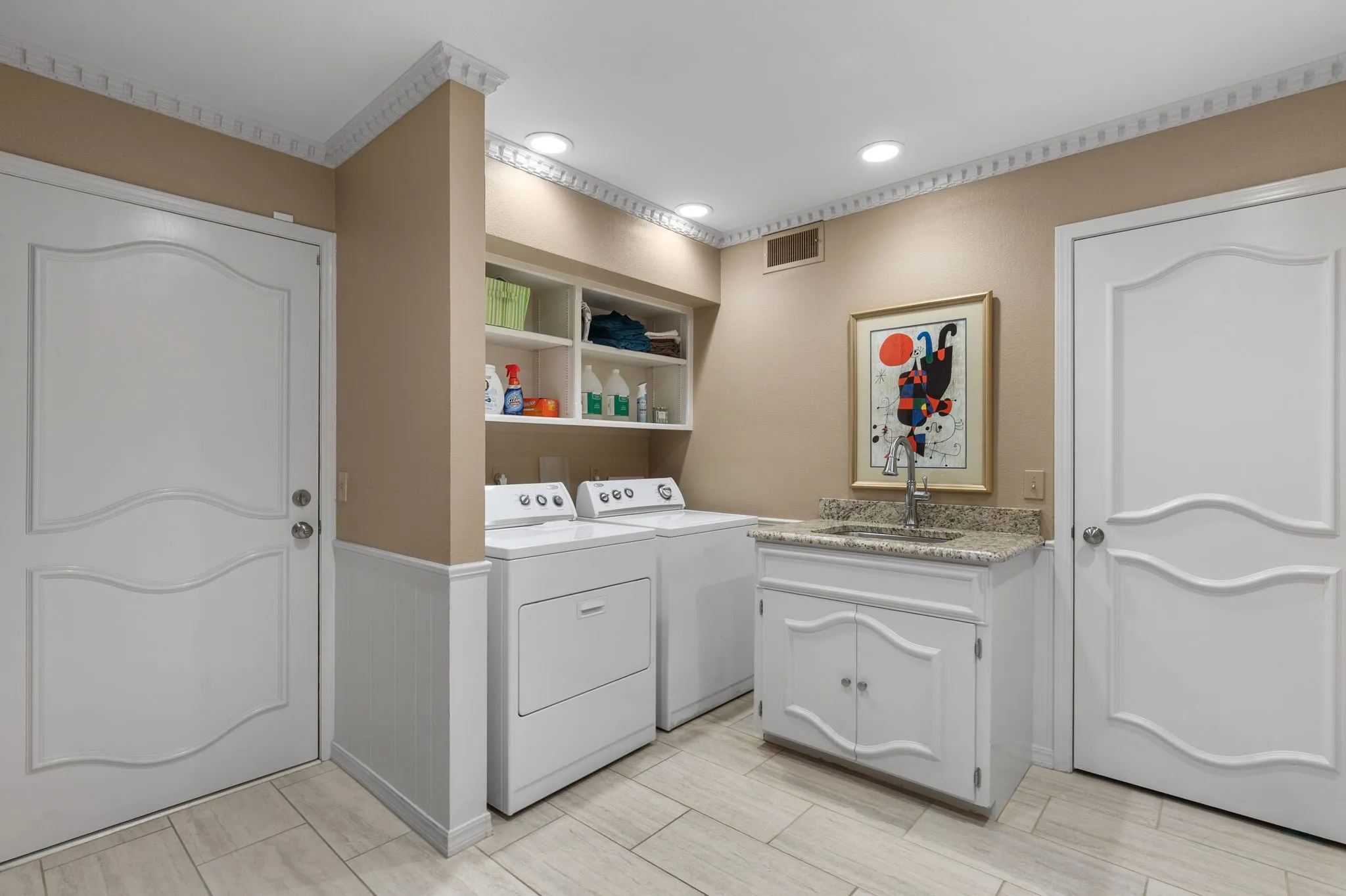 Condominium For Sale in Wichita County , 14 Waverly Place, Wichita Falls, Texas 76301, 6 Bedroom, 7 Bathroom, 2 Garage spaces, 4,598 Sqft, built in 1981, mls#21366800, Real Estate Agent in Wichita Falls, Homes For Sale in Wichita county, Homes For Sale in Wichita Falls, Realtor in Wichita Falls Texas, Real Estate Brokerage Independent Realty Texas, Luminita Cordes Realtor