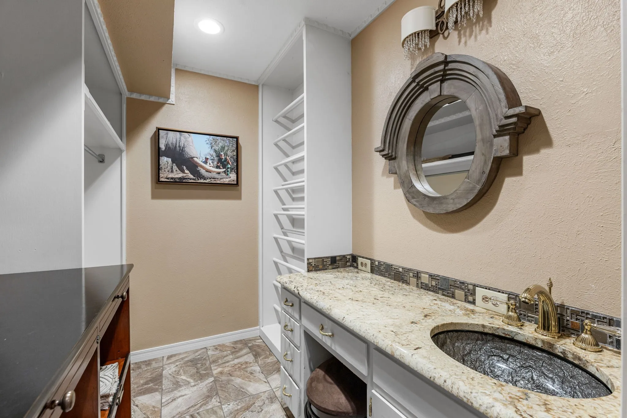 Condominium For Sale in Wichita County , 14 Waverly Place, Wichita Falls, Texas 76301, 6 Bedroom, 7 Bathroom, 2 Garage spaces, 4,598 Sqft, built in 1981, mls#21366800, Real Estate Agent in Wichita Falls, Homes For Sale in Wichita county, Homes For Sale in Wichita Falls, Realtor in Wichita Falls Texas, Real Estate Brokerage Independent Realty Texas, Luminita Cordes Realtor