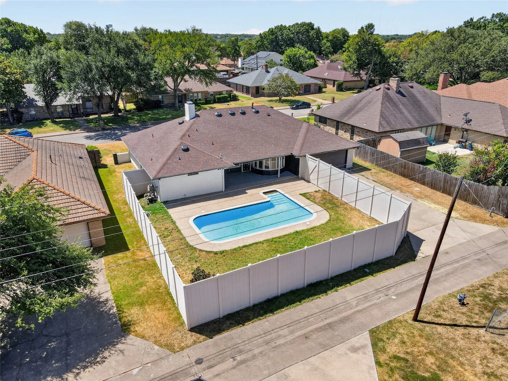Single Family Residence For Sale in Dallas County , 319 Hummingbird Lane, Duncanville, Texas 75137, 4 Bedroom, 3 Bathroom, 2 Garage spaces, 2,117 Sqft, built in 1979, mls#21366618, Real Estate Agent in Duncanville, Homes For Sale in Dallas county, Homes For Sale in Duncanville, Realtor in Duncanville Texas, Real Estate Brokerage Independent Realty Texas, Luminita Cordes Realtor