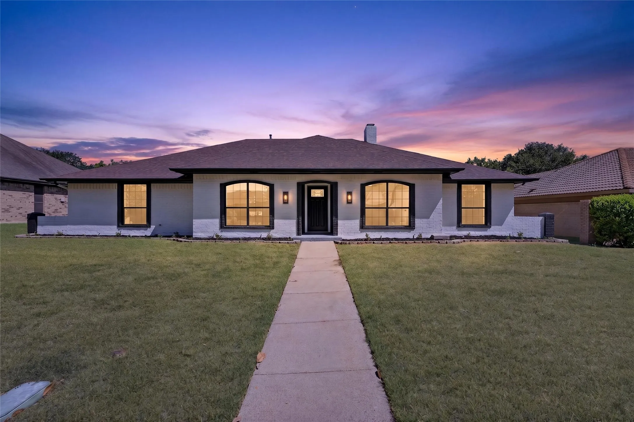 Single Family Residence For Sale in Dallas County , 319 Hummingbird Lane, Duncanville, Texas 75137, 4 Bedroom, 3 Bathroom, 2 Garage spaces, 2,117 Sqft, built in 1979, mls#21366618, Real Estate Agent in Duncanville, Homes For Sale in Dallas county, Homes For Sale in Duncanville, Realtor in Duncanville Texas, Real Estate Brokerage Independent Realty Texas, Luminita Cordes Realtor