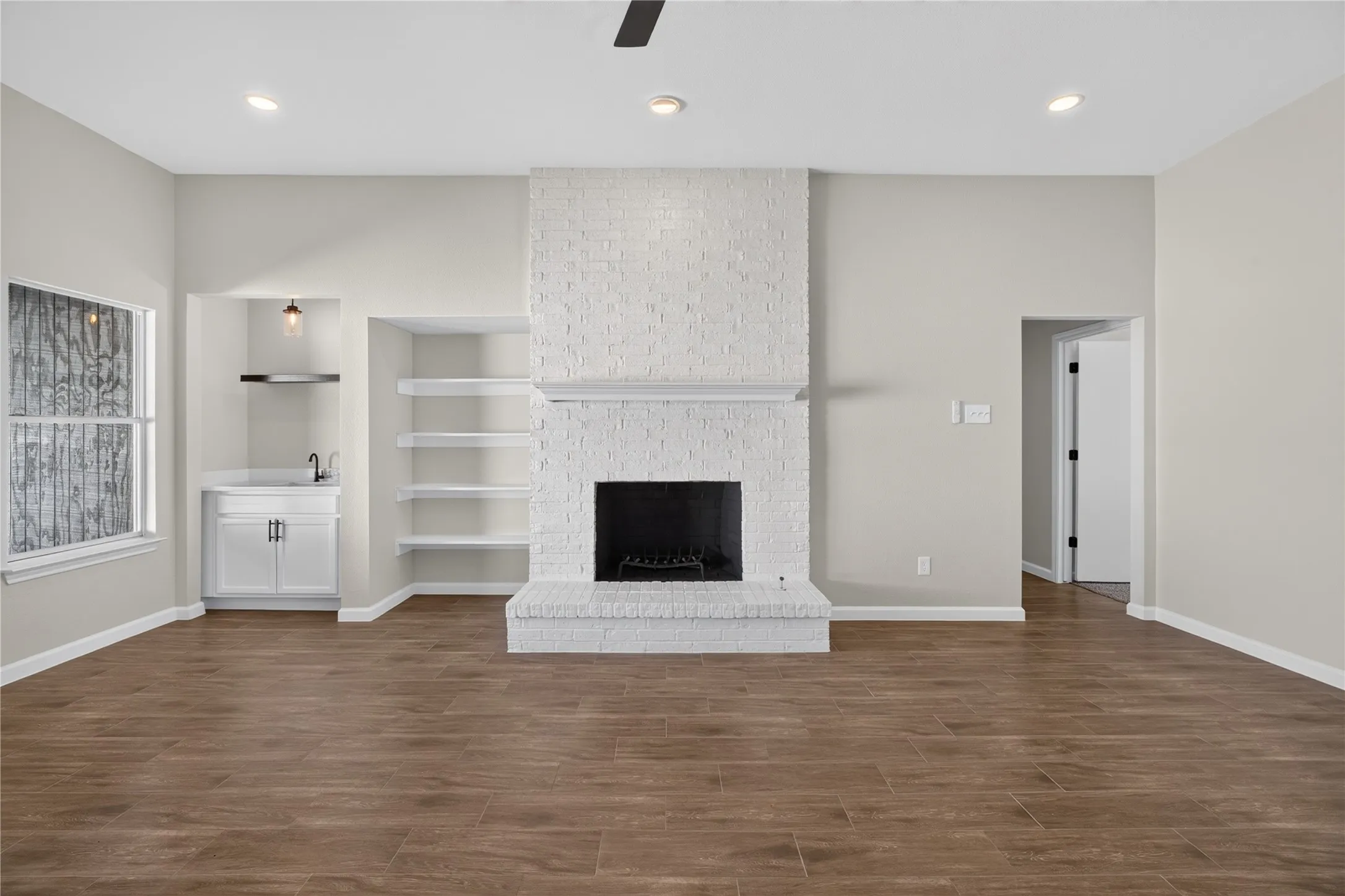 Single Family Residence For Sale in Dallas County , 319 Hummingbird Lane, Duncanville, Texas 75137, 4 Bedroom, 3 Bathroom, 2 Garage spaces, 2,117 Sqft, built in 1979, mls#21366618, Real Estate Agent in Duncanville, Homes For Sale in Dallas county, Homes For Sale in Duncanville, Realtor in Duncanville Texas, Real Estate Brokerage Independent Realty Texas, Luminita Cordes Realtor