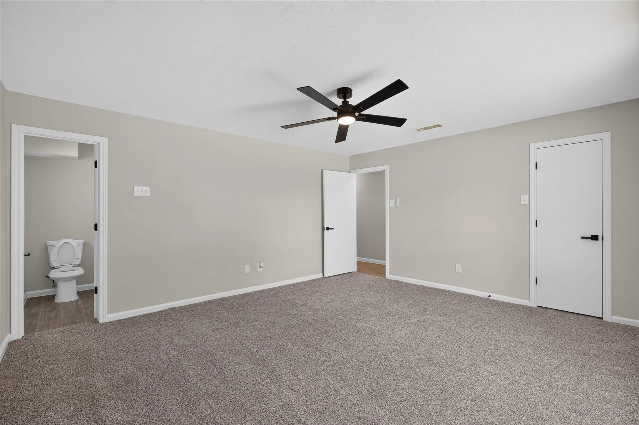 Single Family Residence For Sale in Dallas County , 319 Hummingbird Lane, Duncanville, Texas 75137, 4 Bedroom, 3 Bathroom, 2 Garage spaces, 2,117 Sqft, built in 1979, mls#21366618, Real Estate Agent in Duncanville, Homes For Sale in Dallas county, Homes For Sale in Duncanville, Realtor in Duncanville Texas, Real Estate Brokerage Independent Realty Texas, Luminita Cordes Realtor