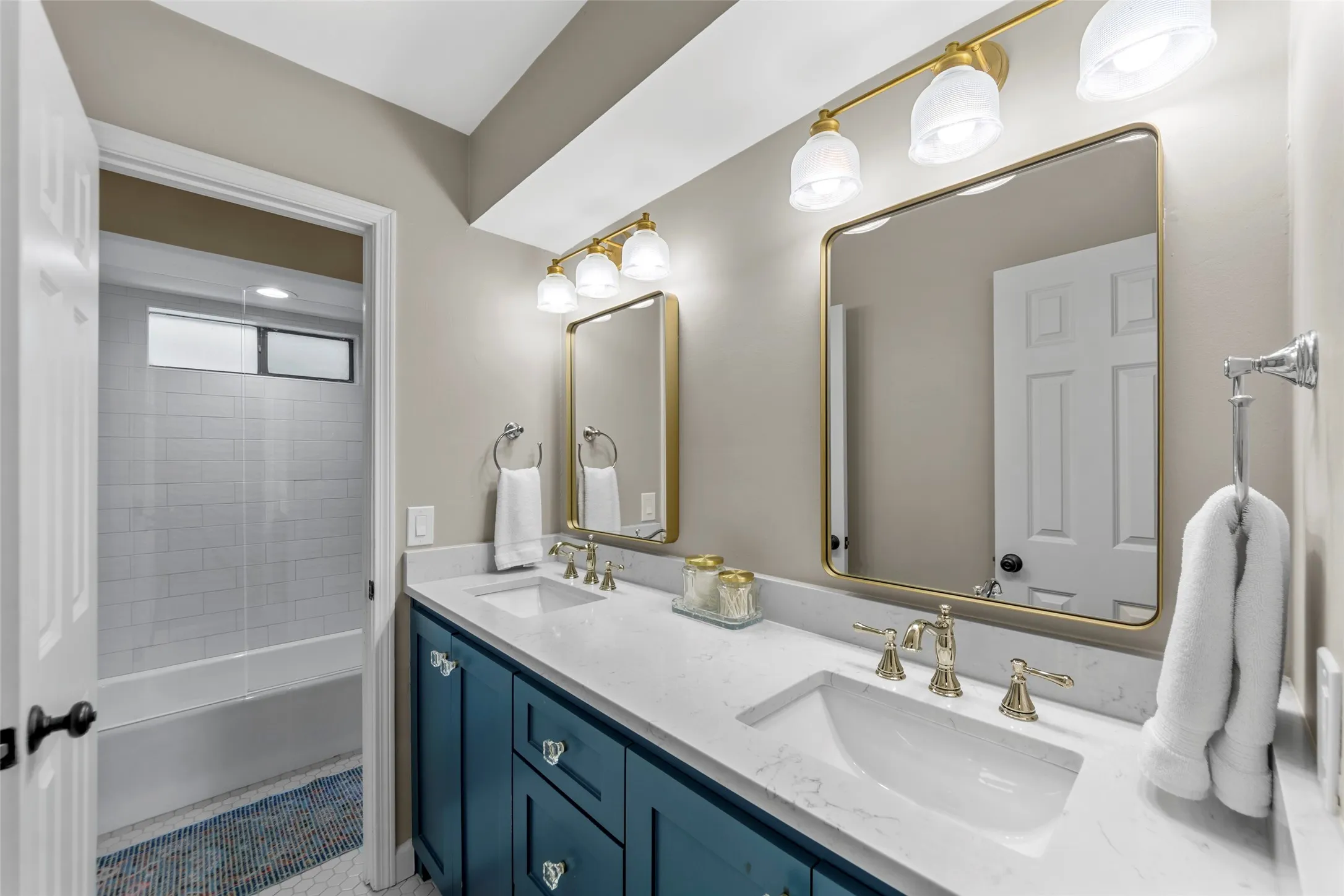 Single Family Residence For Sale in Collin County , 1800 Cross Bend Road, Plano, Texas 75023, 4 Bedroom, 3 Bathroom, 22 Garage spaces, 2,263 Sqft, built in 1976, mls#21366753, Real Estate Agent in Plano, Homes For Sale in Collin county, Homes For Sale in Plano, Realtor in Plano Texas, Real Estate Brokerage Independent Realty Texas, Luminita Cordes Realtor