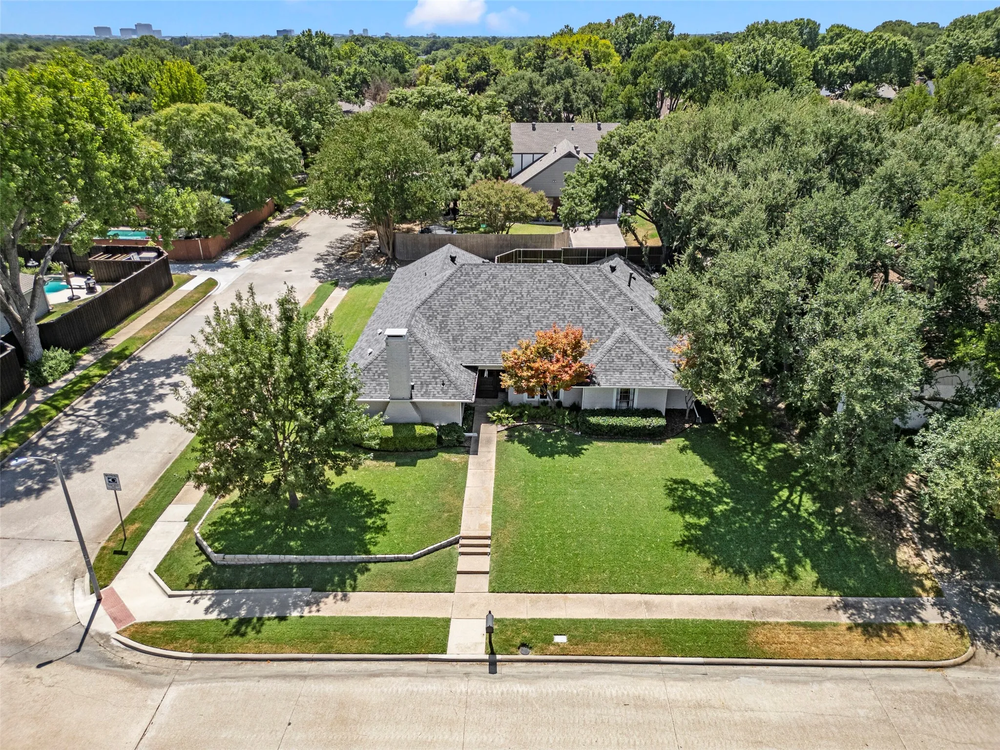 Single Family Residence For Sale in Collin County , 1800 Cross Bend Road, Plano, Texas 75023, 4 Bedroom, 3 Bathroom, 22 Garage spaces, 2,263 Sqft, built in 1976, mls#21366753, Real Estate Agent in Plano, Homes For Sale in Collin county, Homes For Sale in Plano, Realtor in Plano Texas, Real Estate Brokerage Independent Realty Texas, Luminita Cordes Realtor