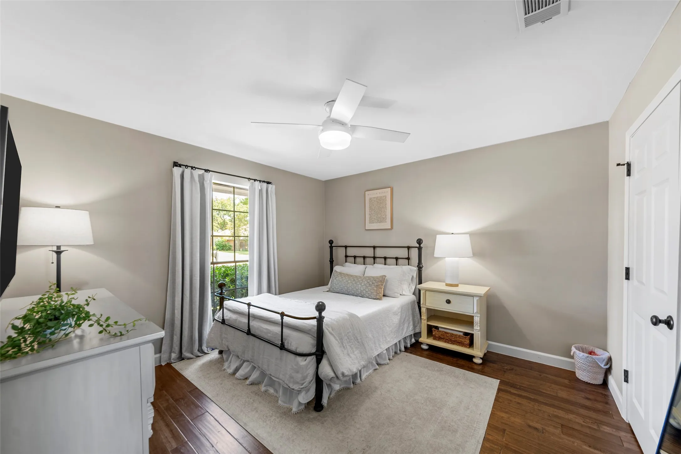 Single Family Residence For Sale in Collin County , 1800 Cross Bend Road, Plano, Texas 75023, 4 Bedroom, 3 Bathroom, 22 Garage spaces, 2,263 Sqft, built in 1976, mls#21366753, Real Estate Agent in Plano, Homes For Sale in Collin county, Homes For Sale in Plano, Realtor in Plano Texas, Real Estate Brokerage Independent Realty Texas, Luminita Cordes Realtor