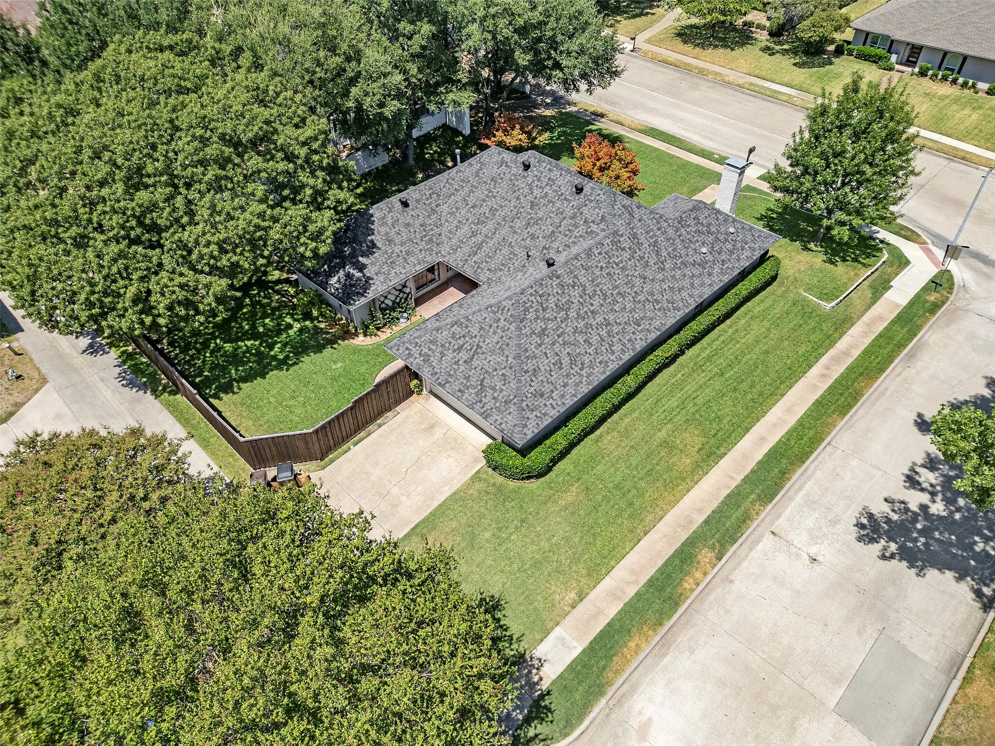 Single Family Residence For Sale in Collin County , 1800 Cross Bend Road, Plano, Texas 75023, 4 Bedroom, 3 Bathroom, 22 Garage spaces, 2,263 Sqft, built in 1976, mls#21366753, Real Estate Agent in Plano, Homes For Sale in Collin county, Homes For Sale in Plano, Realtor in Plano Texas, Real Estate Brokerage Independent Realty Texas, Luminita Cordes Realtor