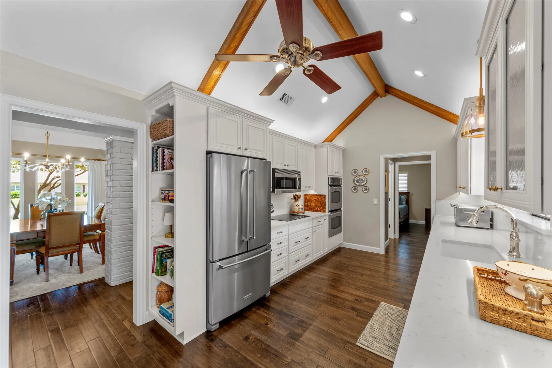 Single Family Residence For Sale in Collin County , 1800 Cross Bend Road, Plano, Texas 75023, 4 Bedroom, 3 Bathroom, 22 Garage spaces, 2,263 Sqft, built in 1976, mls#21366753, Real Estate Agent in Plano, Homes For Sale in Collin county, Homes For Sale in Plano, Realtor in Plano Texas, Real Estate Brokerage Independent Realty Texas, Luminita Cordes Realtor