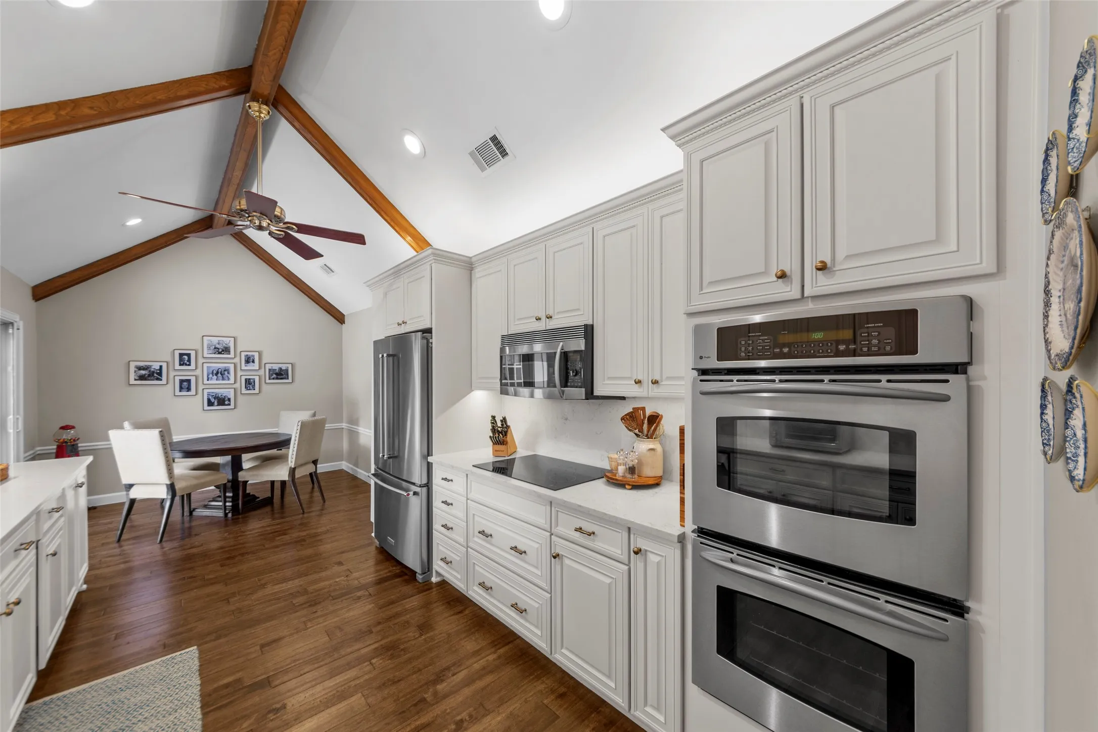 Single Family Residence For Sale in Collin County , 1800 Cross Bend Road, Plano, Texas 75023, 4 Bedroom, 3 Bathroom, 22 Garage spaces, 2,263 Sqft, built in 1976, mls#21366753, Real Estate Agent in Plano, Homes For Sale in Collin county, Homes For Sale in Plano, Realtor in Plano Texas, Real Estate Brokerage Independent Realty Texas, Luminita Cordes Realtor