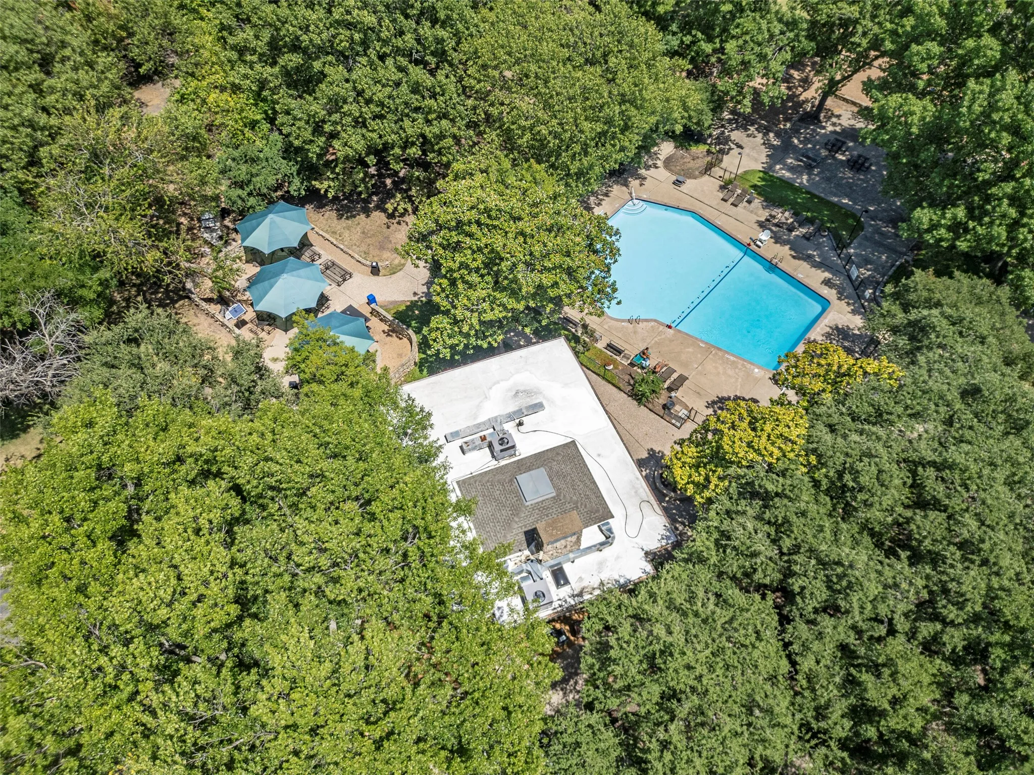 Single Family Residence For Sale in Collin County , 1800 Cross Bend Road, Plano, Texas 75023, 4 Bedroom, 3 Bathroom, 22 Garage spaces, 2,263 Sqft, built in 1976, mls#21366753, Real Estate Agent in Plano, Homes For Sale in Collin county, Homes For Sale in Plano, Realtor in Plano Texas, Real Estate Brokerage Independent Realty Texas, Luminita Cordes Realtor