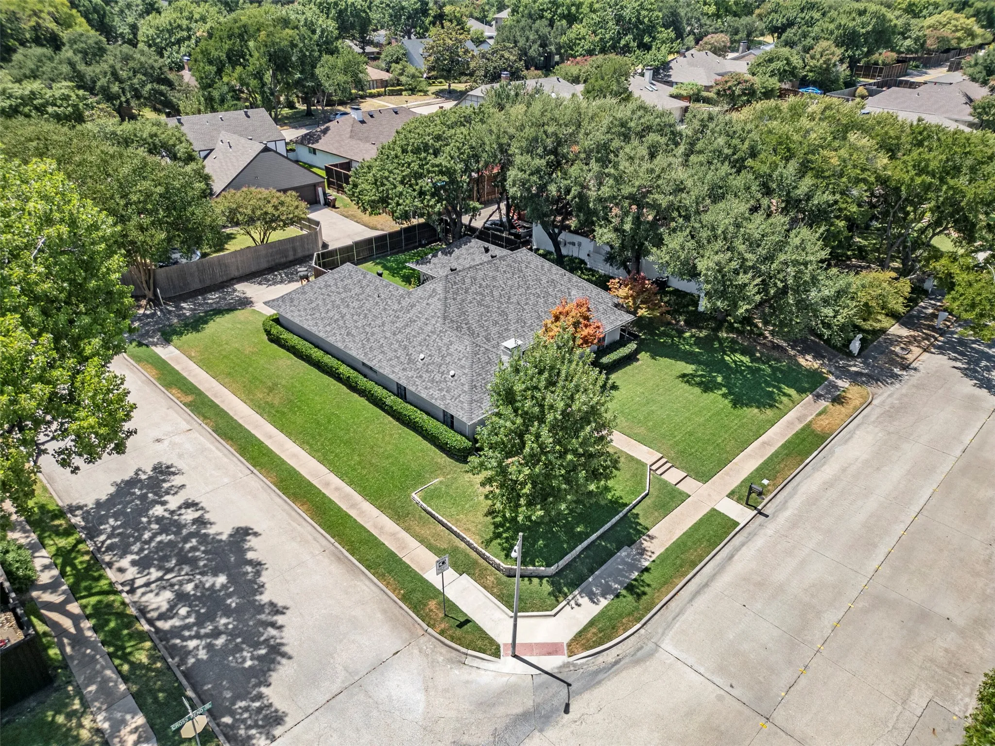 Single Family Residence For Sale in Collin County , 1800 Cross Bend Road, Plano, Texas 75023, 4 Bedroom, 3 Bathroom, 22 Garage spaces, 2,263 Sqft, built in 1976, mls#21366753, Real Estate Agent in Plano, Homes For Sale in Collin county, Homes For Sale in Plano, Realtor in Plano Texas, Real Estate Brokerage Independent Realty Texas, Luminita Cordes Realtor