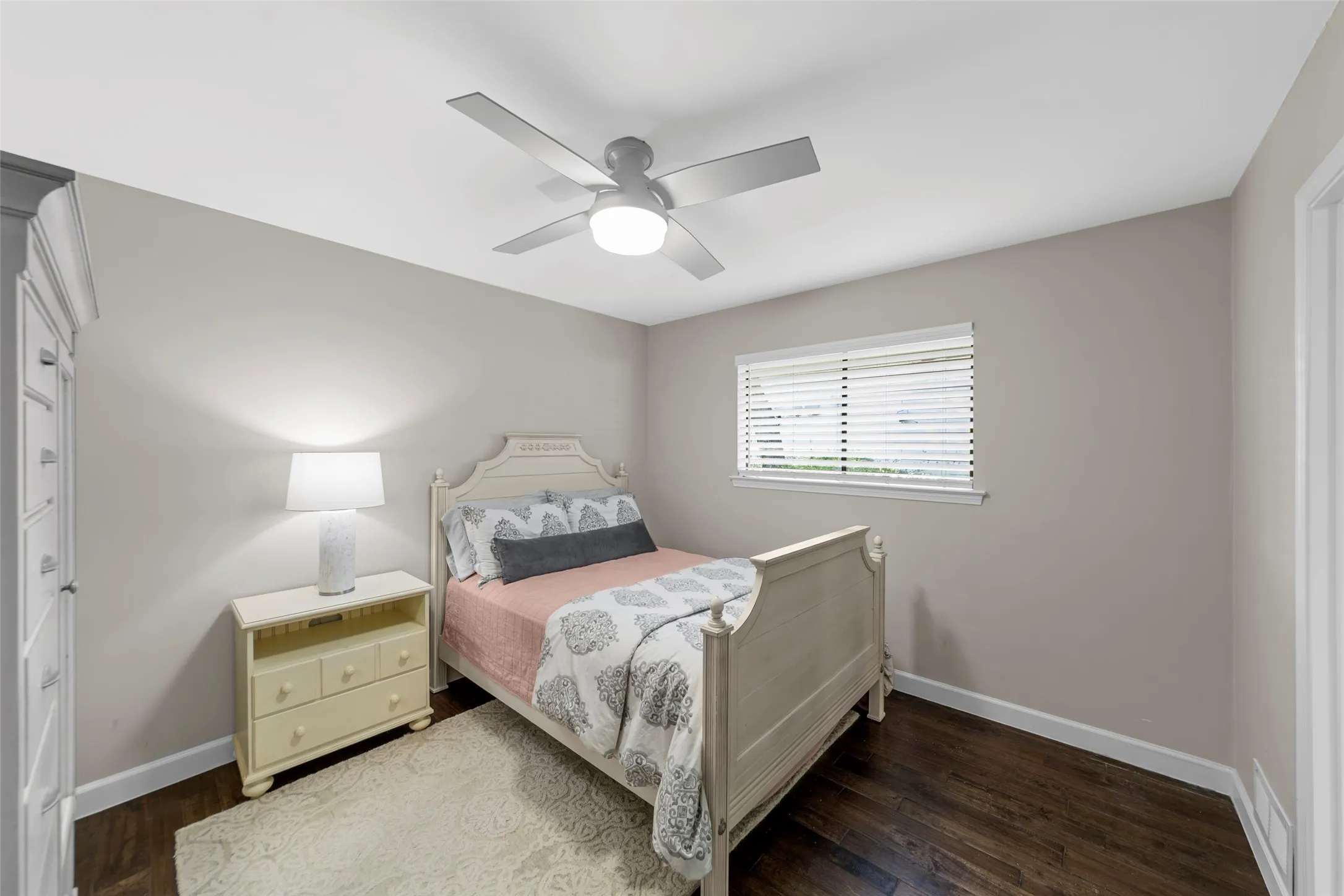 Single Family Residence For Sale in Collin County , 1800 Cross Bend Road, Plano, Texas 75023, 4 Bedroom, 3 Bathroom, 22 Garage spaces, 2,263 Sqft, built in 1976, mls#21366753, Real Estate Agent in Plano, Homes For Sale in Collin county, Homes For Sale in Plano, Realtor in Plano Texas, Real Estate Brokerage Independent Realty Texas, Luminita Cordes Realtor