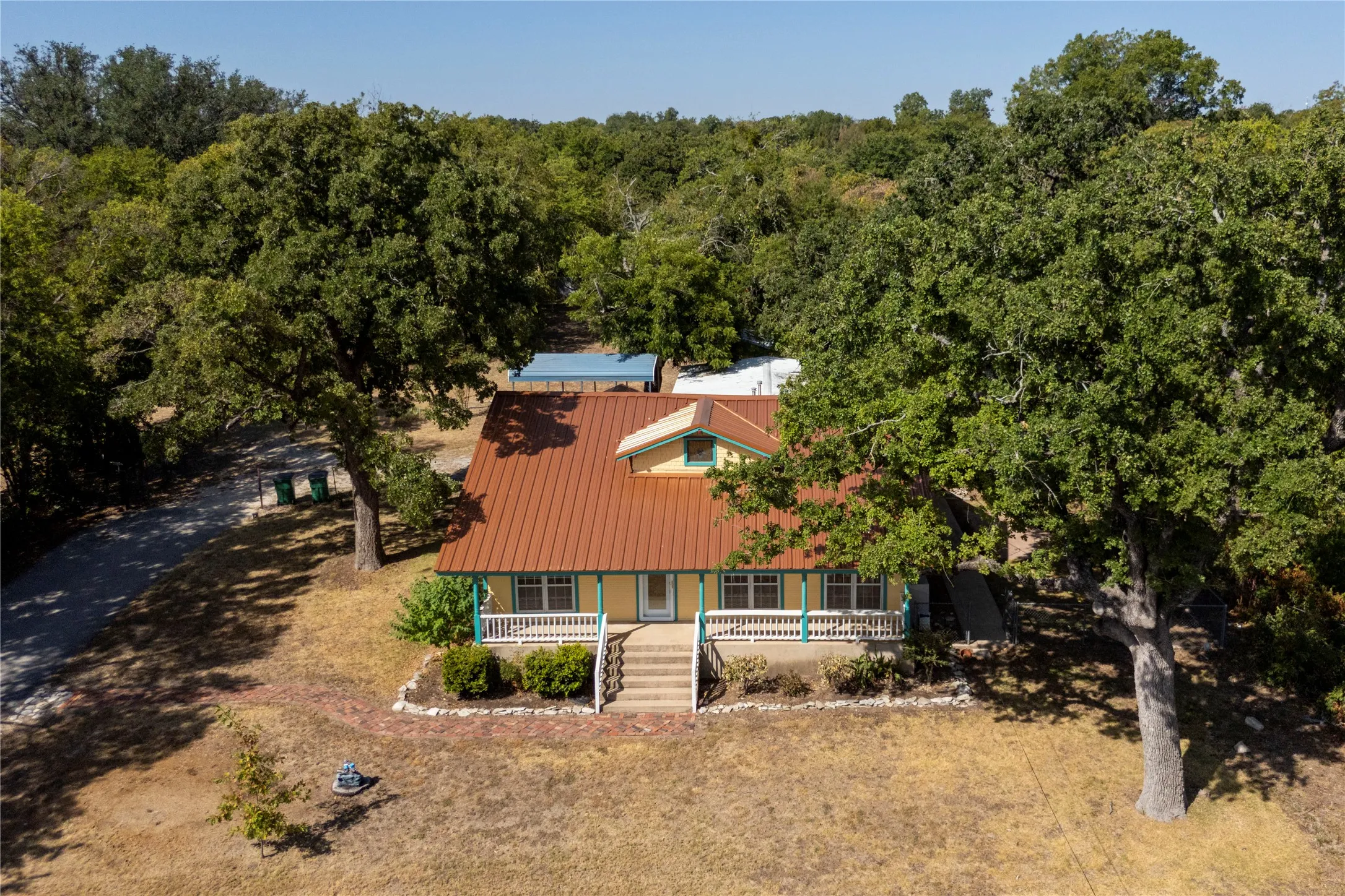 Single Family Residence For Sale in Erath County , 624 Alexander Road, Stephenville, Texas 76401, 3 Bedroom, 2 Bathroom, Garage spaces, 1,693 Sqft, built in 1919, mls#21366808, Real Estate Agent in Stephenville, Homes For Sale in Erath county, Homes For Sale in Stephenville, Realtor in Stephenville Texas, Real Estate Brokerage Independent Realty Texas, Luminita Cordes Realtor