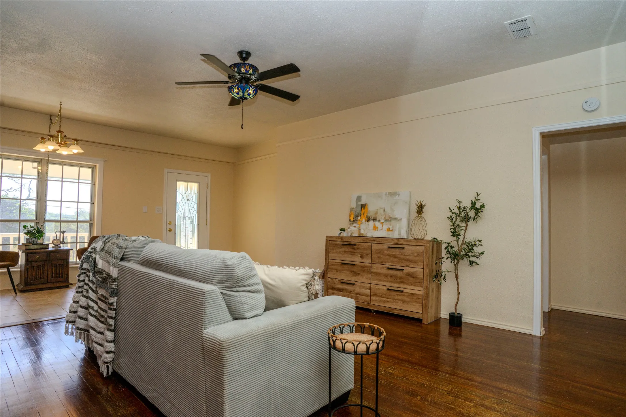 Single Family Residence For Sale in Erath County , 624 Alexander Road, Stephenville, Texas 76401, 3 Bedroom, 2 Bathroom, Garage spaces, 1,693 Sqft, built in 1919, mls#21366808, Real Estate Agent in Stephenville, Homes For Sale in Erath county, Homes For Sale in Stephenville, Realtor in Stephenville Texas, Real Estate Brokerage Independent Realty Texas, Luminita Cordes Realtor