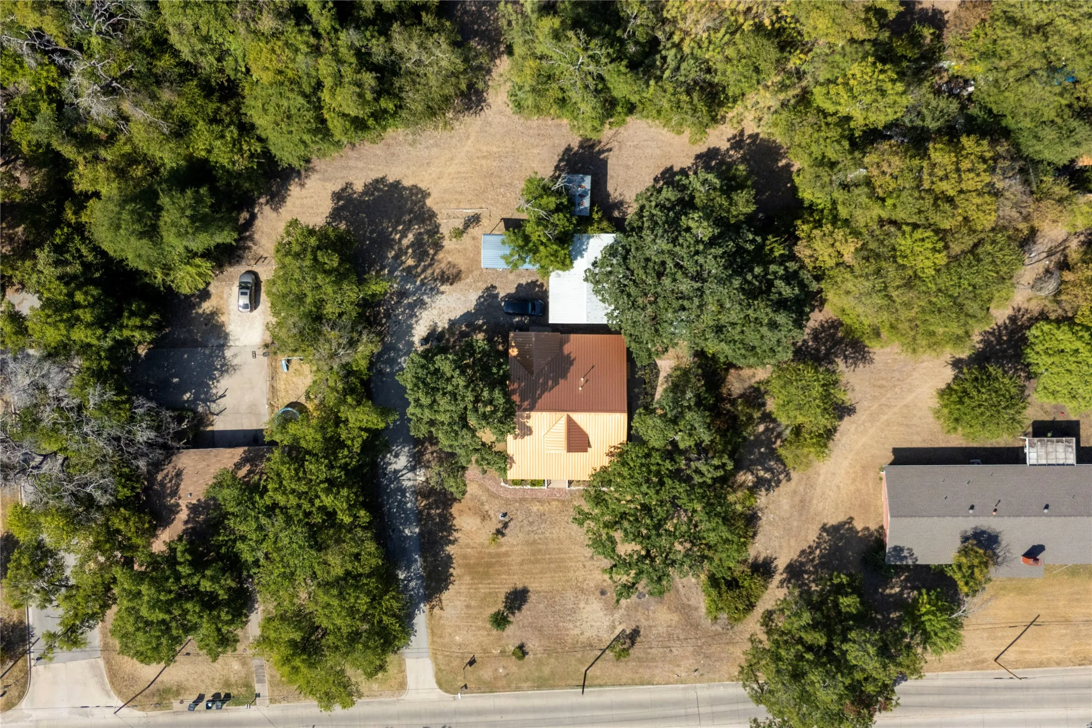 Single Family Residence For Sale in Erath County , 624 Alexander Road, Stephenville, Texas 76401, 3 Bedroom, 2 Bathroom, Garage spaces, 1,693 Sqft, built in 1919, mls#21366808, Real Estate Agent in Stephenville, Homes For Sale in Erath county, Homes For Sale in Stephenville, Realtor in Stephenville Texas, Real Estate Brokerage Independent Realty Texas, Luminita Cordes Realtor