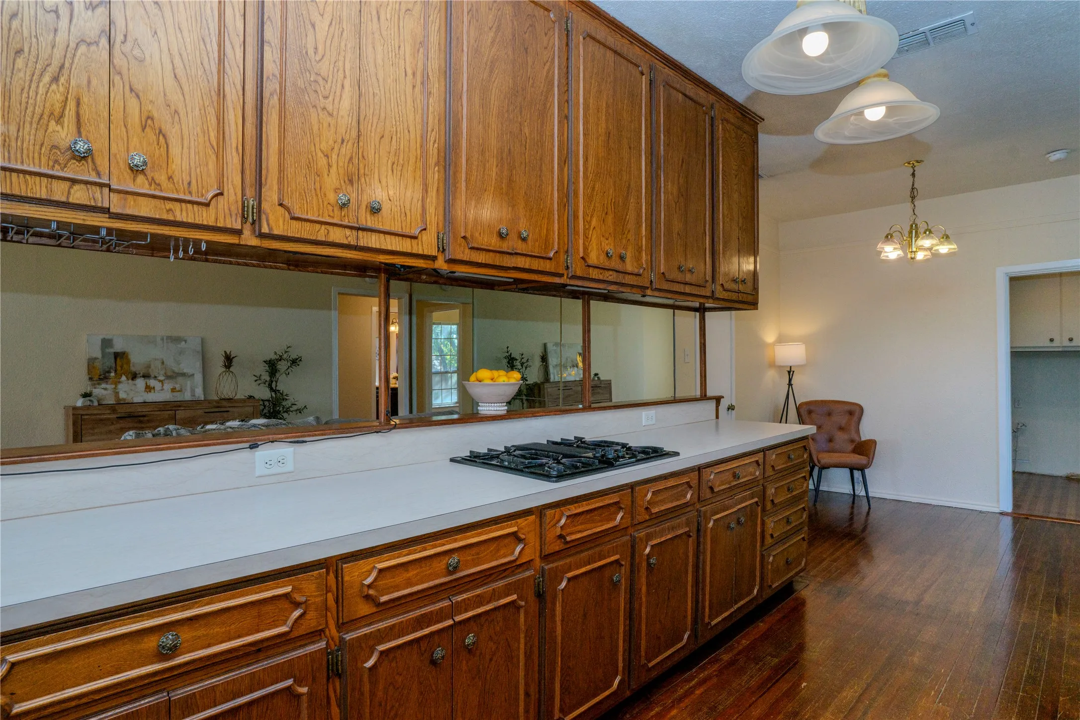 Single Family Residence For Sale in Erath County , 624 Alexander Road, Stephenville, Texas 76401, 3 Bedroom, 2 Bathroom, Garage spaces, 1,693 Sqft, built in 1919, mls#21366808, Real Estate Agent in Stephenville, Homes For Sale in Erath county, Homes For Sale in Stephenville, Realtor in Stephenville Texas, Real Estate Brokerage Independent Realty Texas, Luminita Cordes Realtor