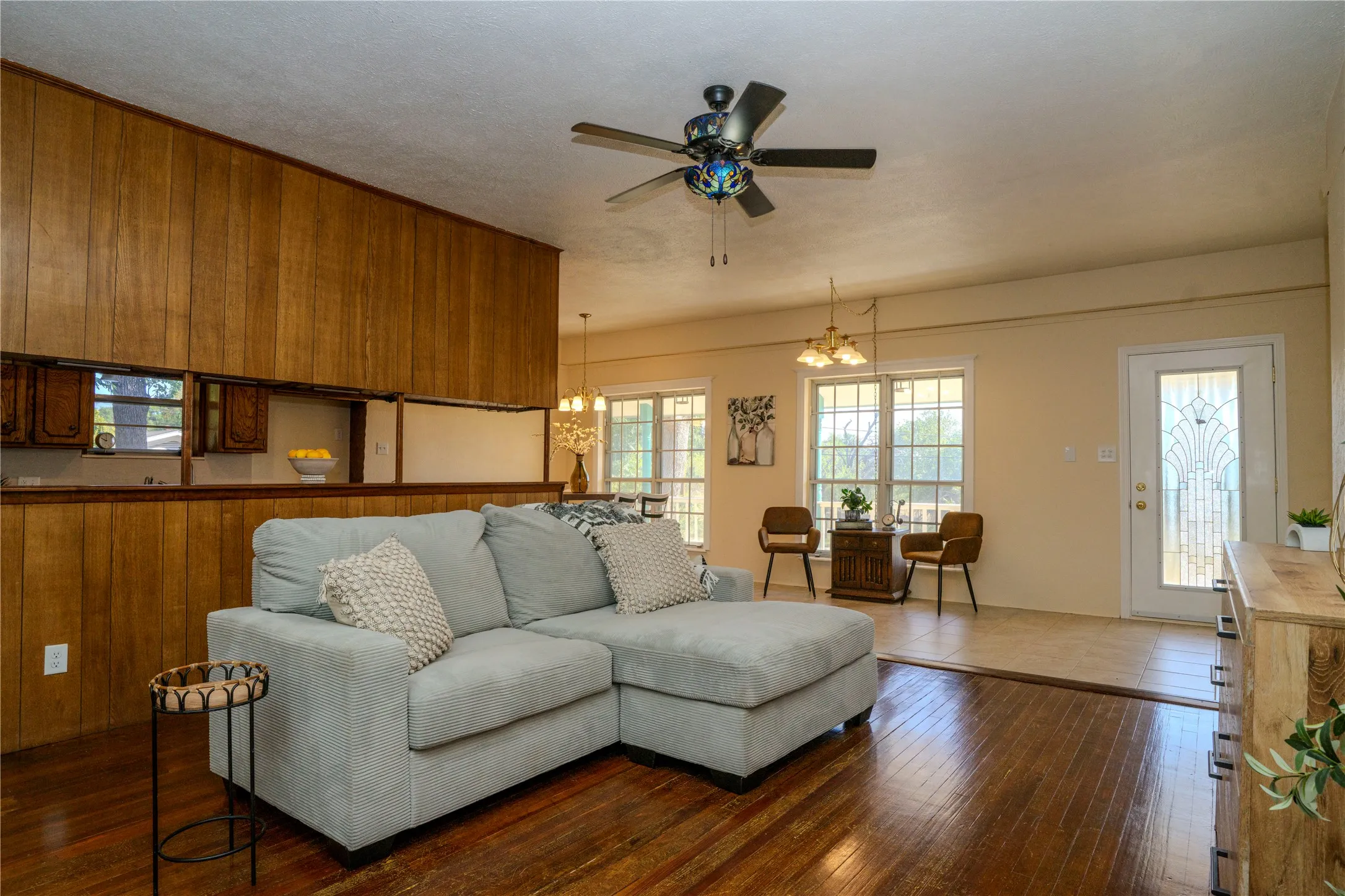 Single Family Residence For Sale in Erath County , 624 Alexander Road, Stephenville, Texas 76401, 3 Bedroom, 2 Bathroom, Garage spaces, 1,693 Sqft, built in 1919, mls#21366808, Real Estate Agent in Stephenville, Homes For Sale in Erath county, Homes For Sale in Stephenville, Realtor in Stephenville Texas, Real Estate Brokerage Independent Realty Texas, Luminita Cordes Realtor