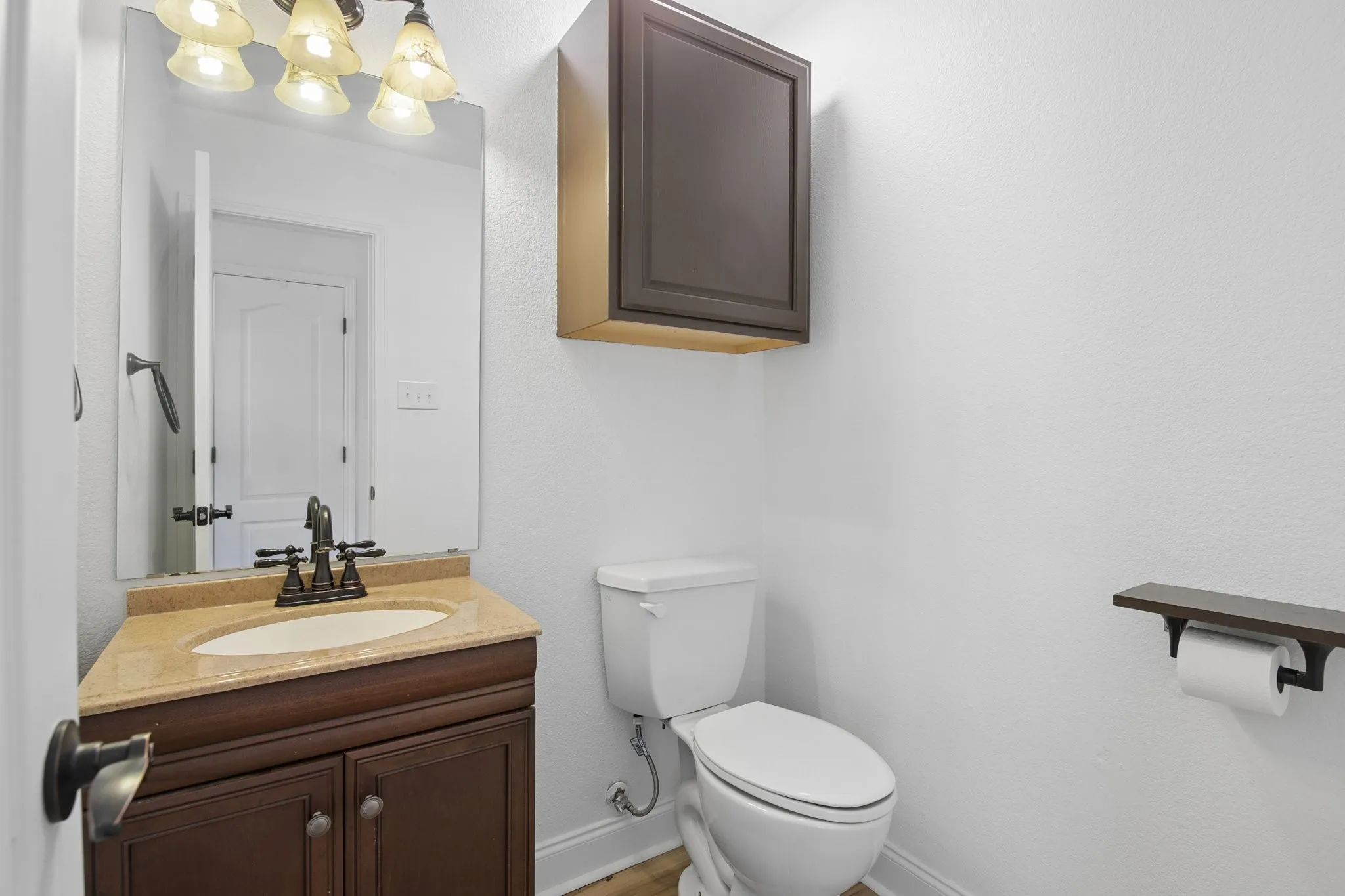 Single Family Residence For Sale in Tarrant County , 5533 Spring Ridge Drive, Watauga, Texas 76137, 4 Bedroom, 3 Bathroom, 2 Garage spaces, 2,236 Sqft, built in 2002, mls#21364167, Real Estate Agent in Watauga, Homes For Sale in Tarrant county, Homes For Sale in Watauga, Realtor in Watauga Texas, Real Estate Brokerage Independent Realty Texas, Luminita Cordes Realtor