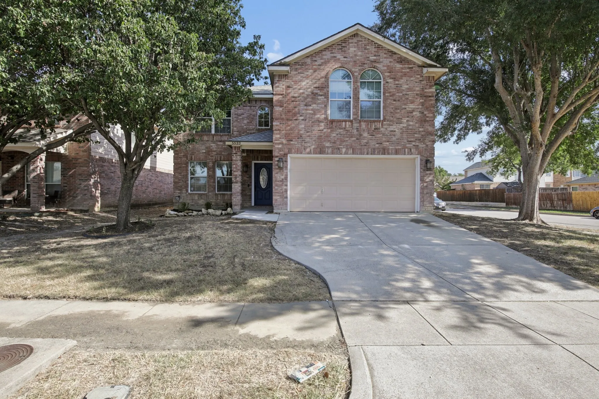 Single Family Residence For Sale in Tarrant County , 5533 Spring Ridge Drive, Watauga, Texas 76137, 4 Bedroom, 3 Bathroom, 2 Garage spaces, 2,236 Sqft, built in 2002, mls#21364167, Real Estate Agent in Watauga, Homes For Sale in Tarrant county, Homes For Sale in Watauga, Realtor in Watauga Texas, Real Estate Brokerage Independent Realty Texas, Luminita Cordes Realtor