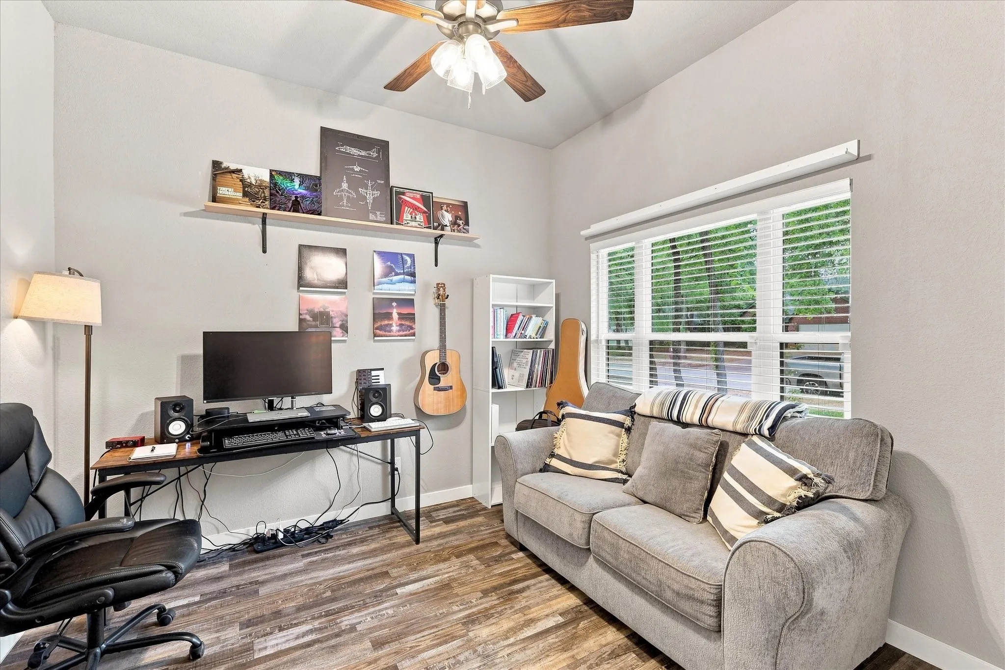 Single Family Residence For Sale in Johnson County , 1001 Oak Valley Road, Burleson, Texas 76028, 3 Bedroom, 2 Bathroom, 2 Garage spaces, 1,841 Sqft, built in 2022, mls#21362449, Real Estate Agent in Burleson, Homes For Sale in Johnson county, Homes For Sale in Burleson, Realtor in Burleson Texas, Real Estate Brokerage Independent Realty Texas, Luminita Cordes Realtor