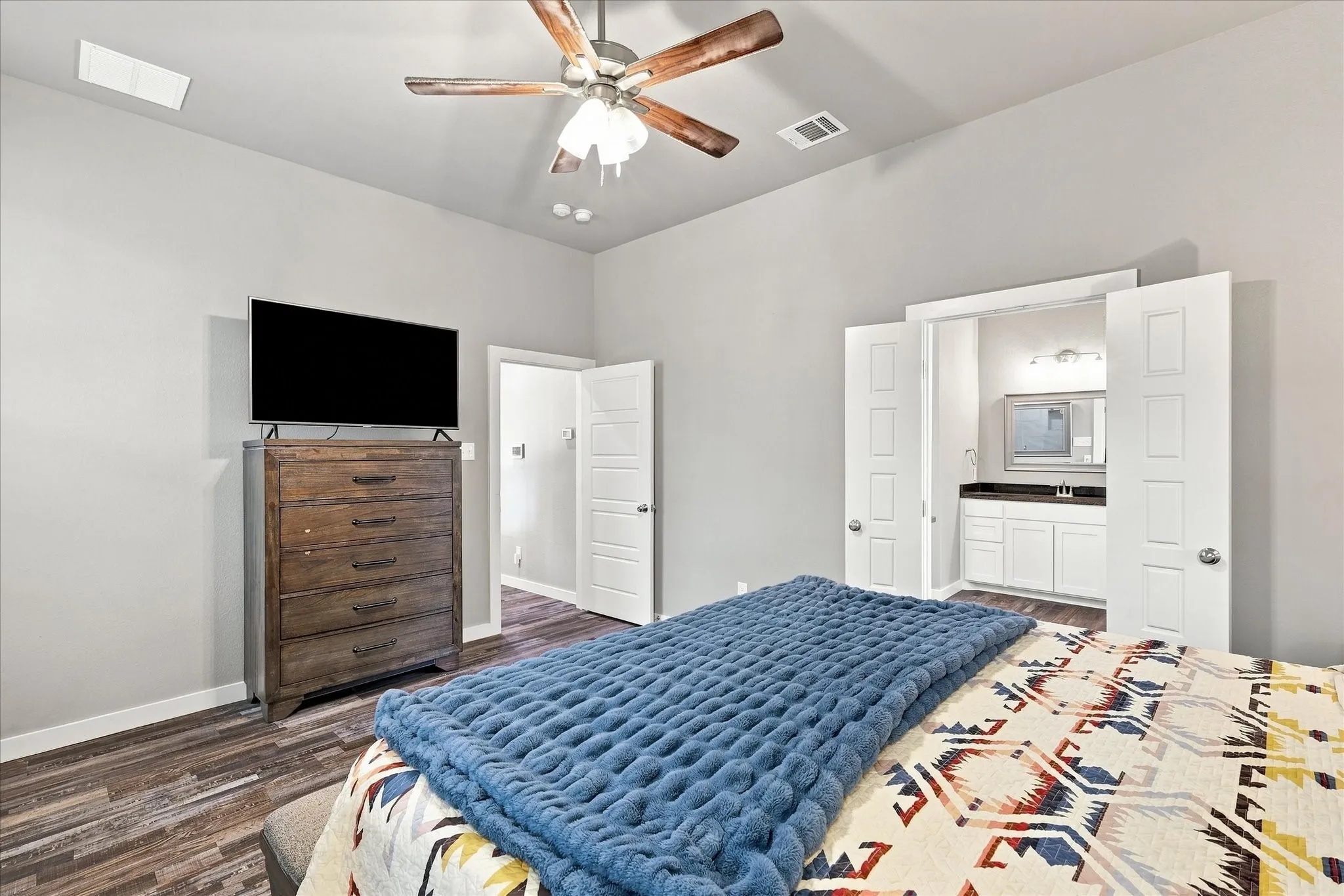 Single Family Residence For Sale in Johnson County , 1001 Oak Valley Road, Burleson, Texas 76028, 3 Bedroom, 2 Bathroom, 2 Garage spaces, 1,841 Sqft, built in 2022, mls#21362449, Real Estate Agent in Burleson, Homes For Sale in Johnson county, Homes For Sale in Burleson, Realtor in Burleson Texas, Real Estate Brokerage Independent Realty Texas, Luminita Cordes Realtor