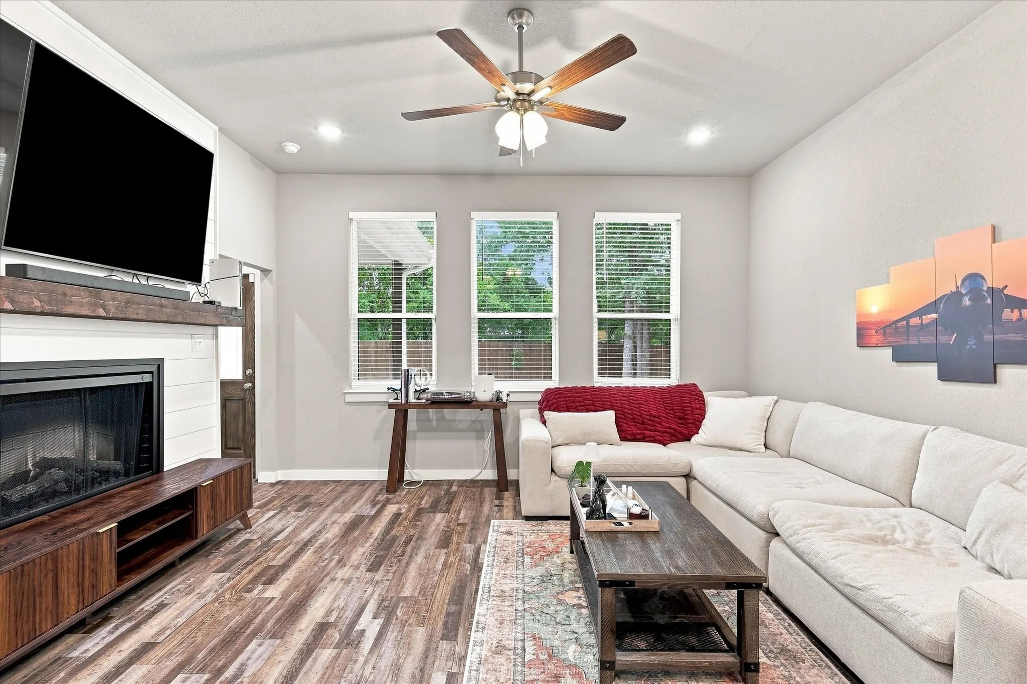Single Family Residence For Sale in Johnson County , 1001 Oak Valley Road, Burleson, Texas 76028, 3 Bedroom, 2 Bathroom, 2 Garage spaces, 1,841 Sqft, built in 2022, mls#21362449, Real Estate Agent in Burleson, Homes For Sale in Johnson county, Homes For Sale in Burleson, Realtor in Burleson Texas, Real Estate Brokerage Independent Realty Texas, Luminita Cordes Realtor