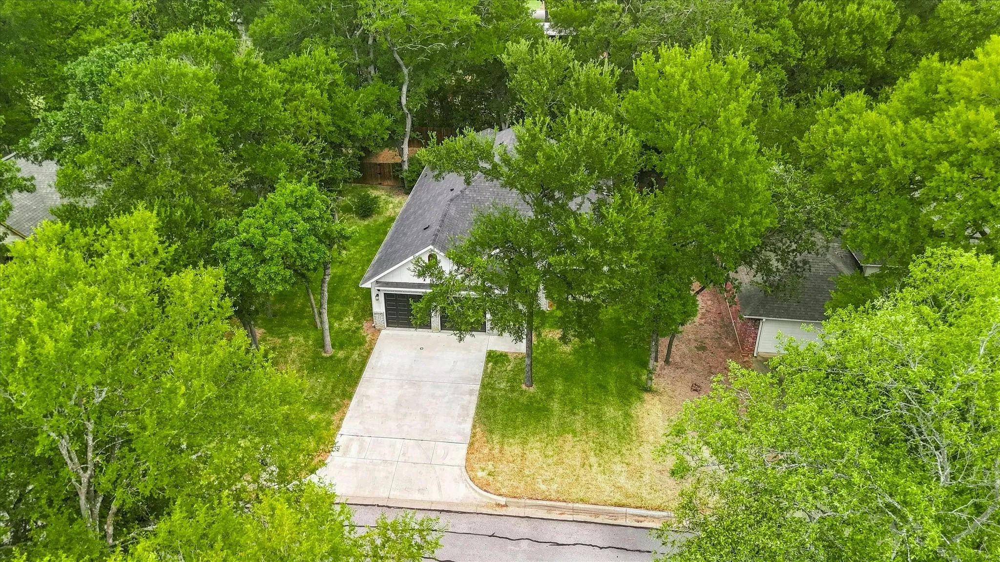 Single Family Residence For Sale in Johnson County , 1001 Oak Valley Road, Burleson, Texas 76028, 3 Bedroom, 2 Bathroom, 2 Garage spaces, 1,841 Sqft, built in 2022, mls#21362449, Real Estate Agent in Burleson, Homes For Sale in Johnson county, Homes For Sale in Burleson, Realtor in Burleson Texas, Real Estate Brokerage Independent Realty Texas, Luminita Cordes Realtor