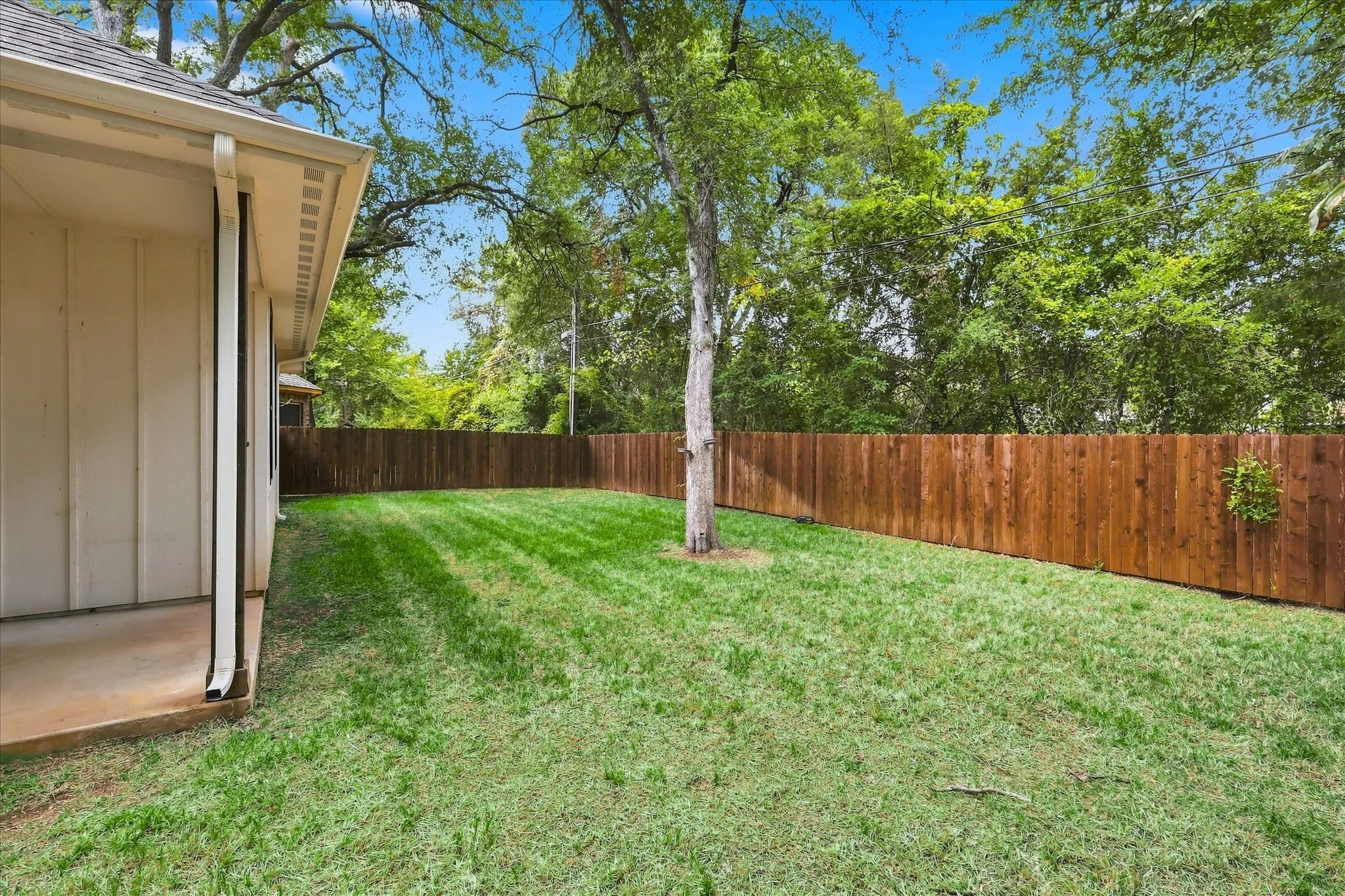 Single Family Residence For Sale in Johnson County , 1001 Oak Valley Road, Burleson, Texas 76028, 3 Bedroom, 2 Bathroom, 2 Garage spaces, 1,841 Sqft, built in 2022, mls#21362449, Real Estate Agent in Burleson, Homes For Sale in Johnson county, Homes For Sale in Burleson, Realtor in Burleson Texas, Real Estate Brokerage Independent Realty Texas, Luminita Cordes Realtor