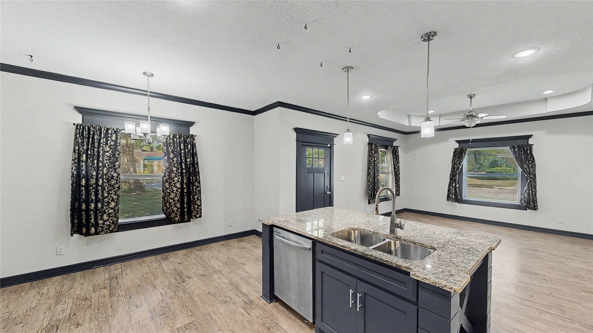 Single Family Residence For Sale in Smith County , 1315 N Ross Avenue, Tyler, Texas 75702, 3 Bedroom, 2 Bathroom, Garage spaces, 1,344 Sqft, built in 2019, mls#21366123, Real Estate Agent in Tyler, Homes For Sale in Smith county, Homes For Sale in Tyler, Realtor in Tyler Texas, Real Estate Brokerage Independent Realty Texas, Luminita Cordes Realtor