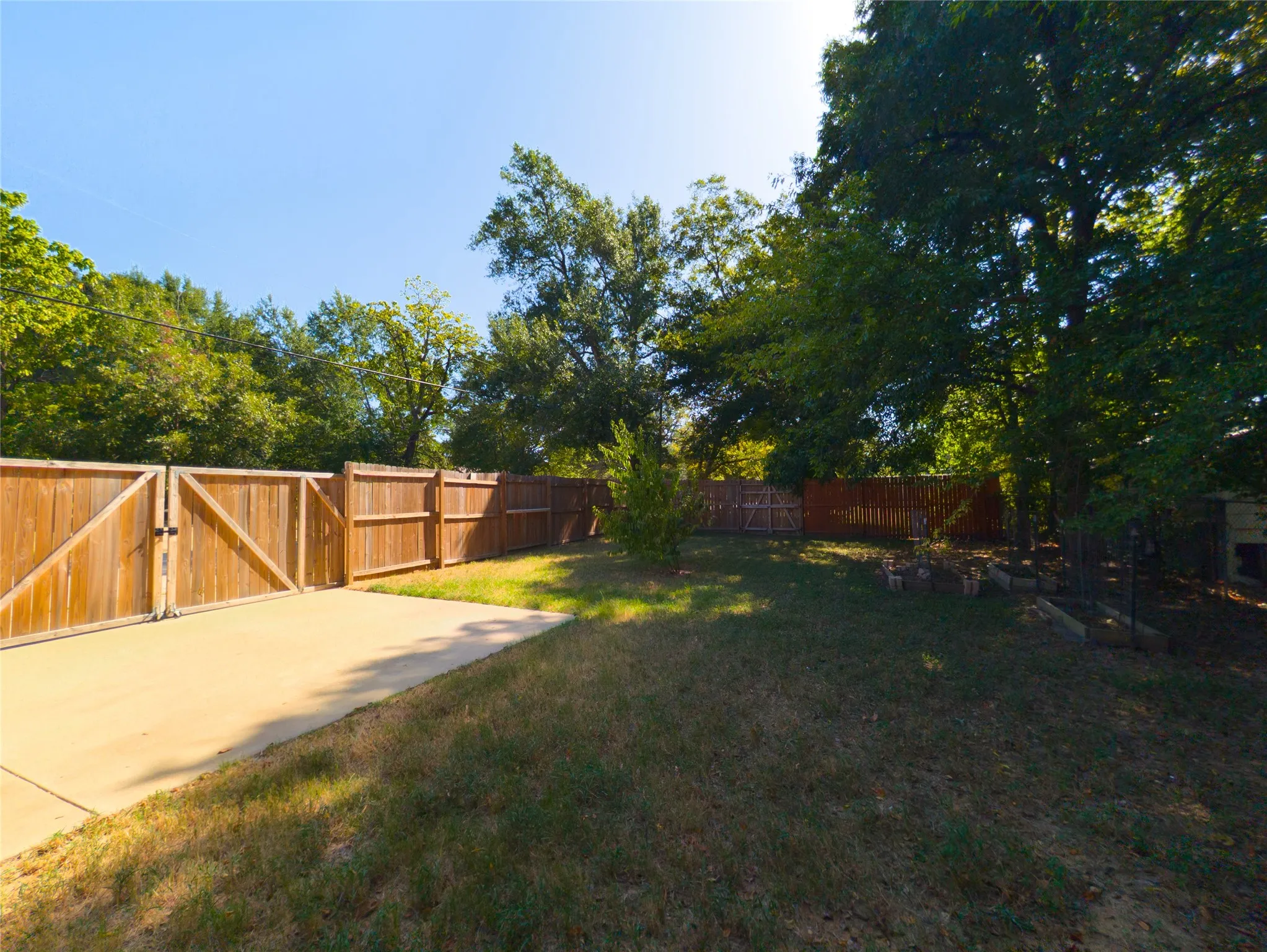 Single Family Residence For Sale in Smith County , 1315 N Ross Avenue, Tyler, Texas 75702, 3 Bedroom, 2 Bathroom, Garage spaces, 1,344 Sqft, built in 2019, mls#21366123, Real Estate Agent in Tyler, Homes For Sale in Smith county, Homes For Sale in Tyler, Realtor in Tyler Texas, Real Estate Brokerage Independent Realty Texas, Luminita Cordes Realtor