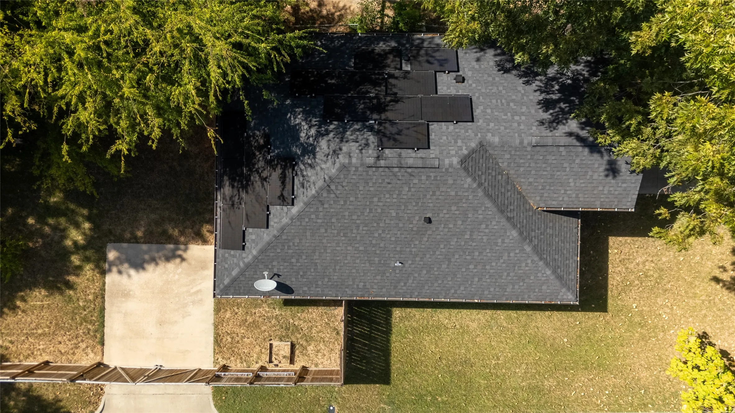 Single Family Residence For Sale in Smith County , 1315 N Ross Avenue, Tyler, Texas 75702, 3 Bedroom, 2 Bathroom, Garage spaces, 1,344 Sqft, built in 2019, mls#21366123, Real Estate Agent in Tyler, Homes For Sale in Smith county, Homes For Sale in Tyler, Realtor in Tyler Texas, Real Estate Brokerage Independent Realty Texas, Luminita Cordes Realtor