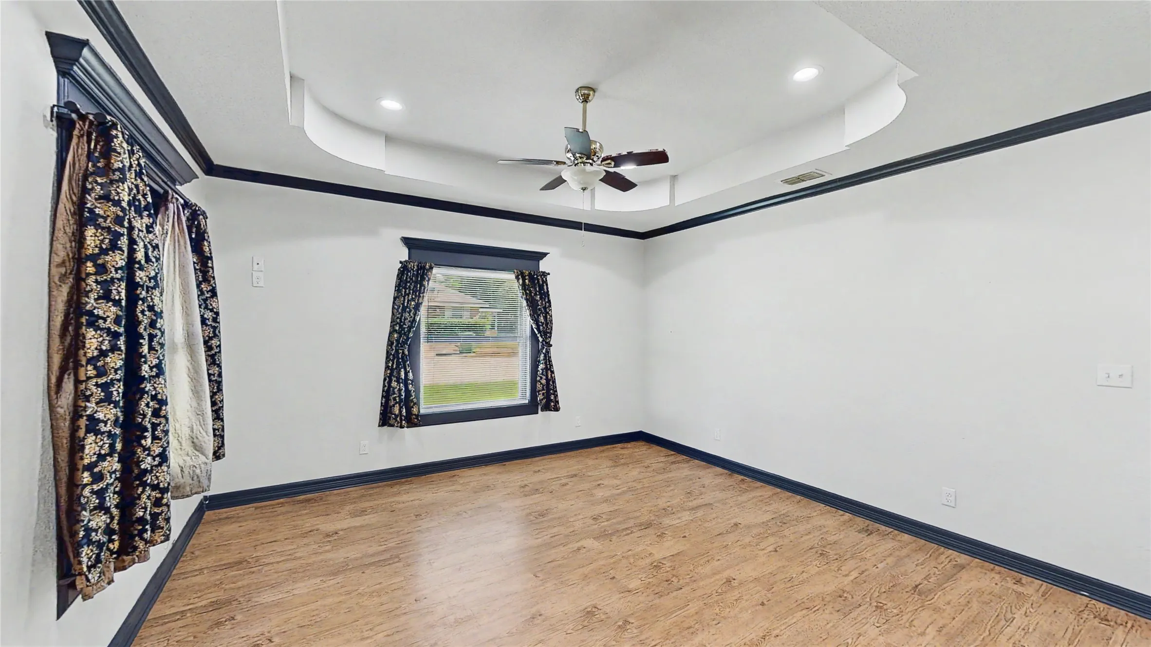 Single Family Residence For Sale in Smith County , 1315 N Ross Avenue, Tyler, Texas 75702, 3 Bedroom, 2 Bathroom, Garage spaces, 1,344 Sqft, built in 2019, mls#21366123, Real Estate Agent in Tyler, Homes For Sale in Smith county, Homes For Sale in Tyler, Realtor in Tyler Texas, Real Estate Brokerage Independent Realty Texas, Luminita Cordes Realtor
