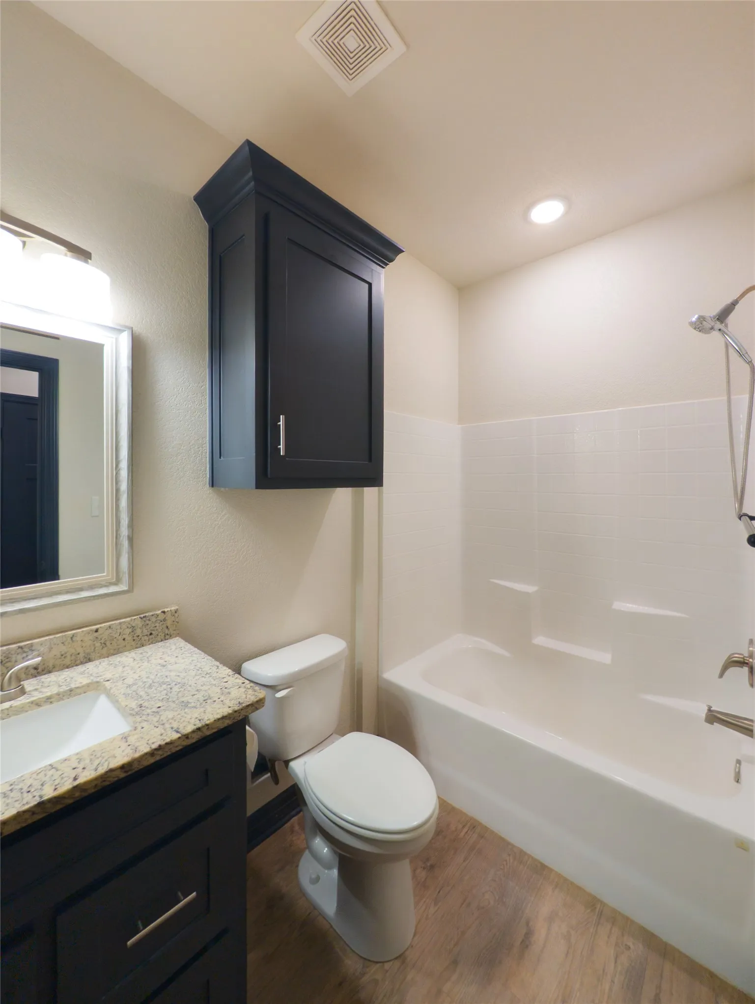 Single Family Residence For Sale in Smith County , 1315 N Ross Avenue, Tyler, Texas 75702, 3 Bedroom, 2 Bathroom, Garage spaces, 1,344 Sqft, built in 2019, mls#21366123, Real Estate Agent in Tyler, Homes For Sale in Smith county, Homes For Sale in Tyler, Realtor in Tyler Texas, Real Estate Brokerage Independent Realty Texas, Luminita Cordes Realtor